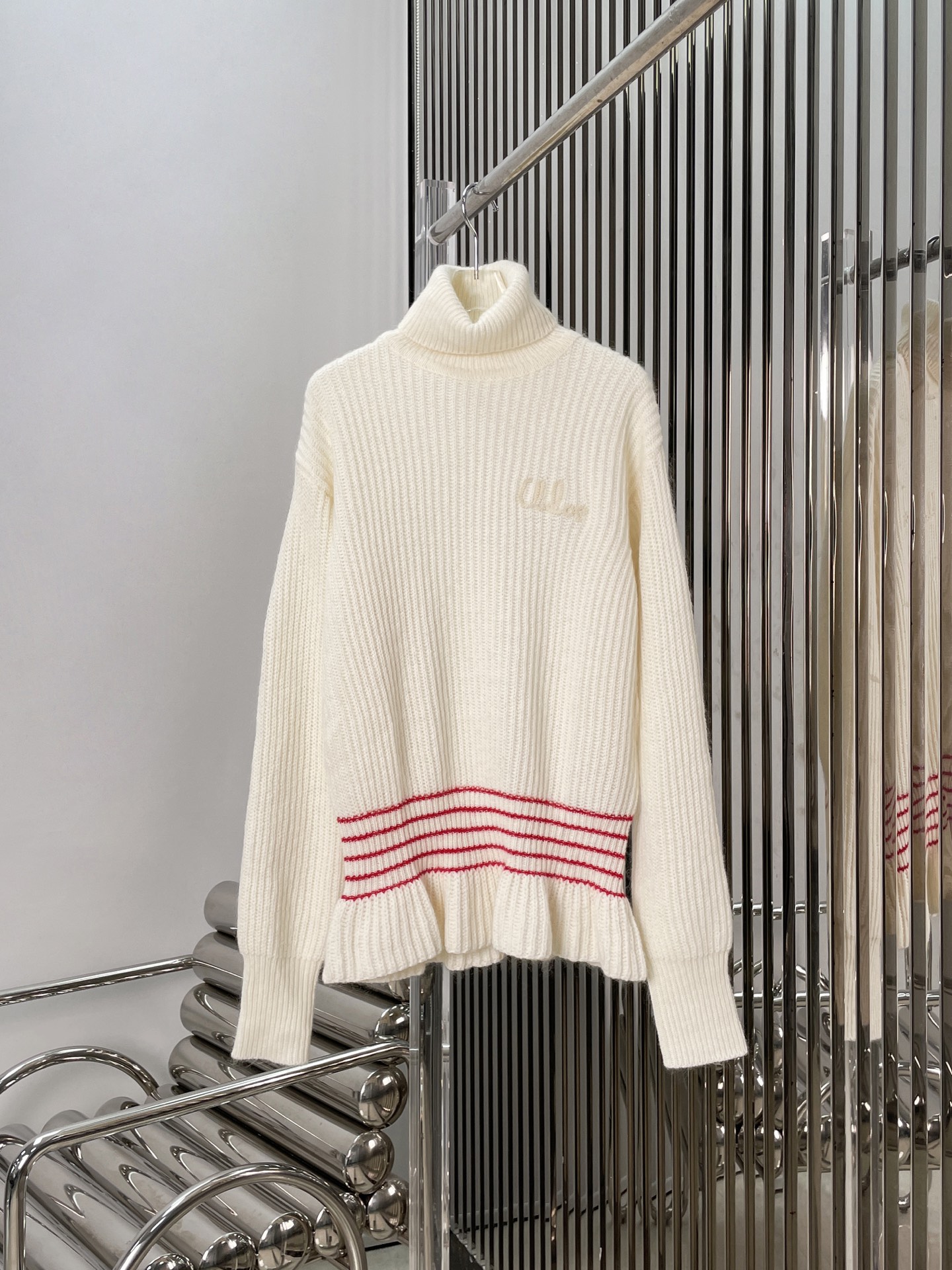 NO:621531,[Love] New style [Love]!  The latest chlo 25NEW hand-embroidered logo turtleneck sweater. Size SML.,,chloe,sweaters,alexander wang19860909[爱心]新款[爱心]！最新chlo 25NEW 手绣logo高领毛衣.尺码SML.,,chloe,sweaters,alexander wang,Women's clothing