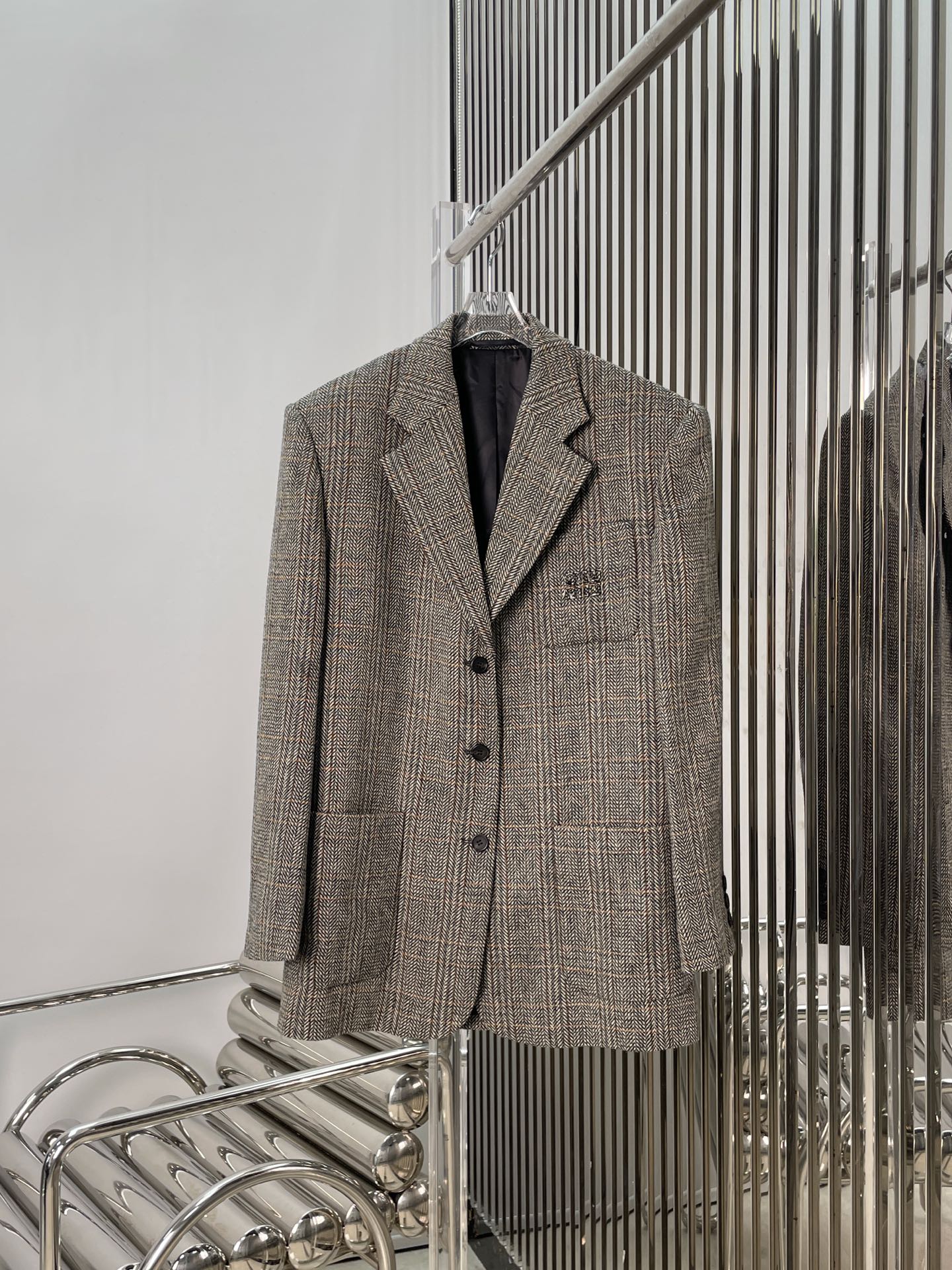 NO:622997,[Love] New style [Love]!  The latest MIU 25NEW woolen plaid suit + skirt. Size SML.,,miumiu,skirts,business suit,alexander wang19860909[爱心]新款[爱心]！最新MIU 25NEW 粗纺羊毛格纹西装+半裙.尺码SML.,,miumiu,skirts,business suit,alexander wang,Women's clothing