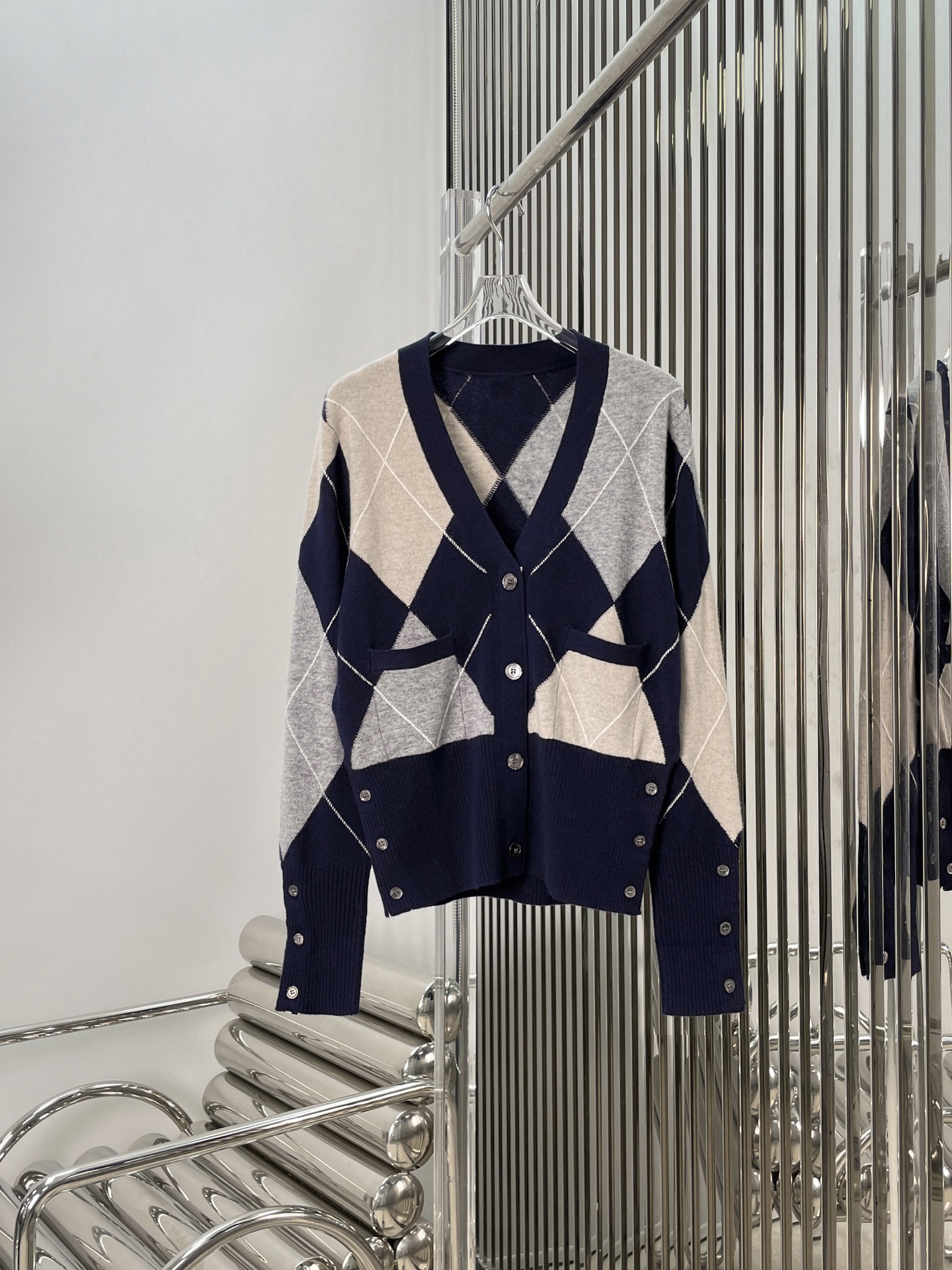 NO:623843,[Love] New style [Love]!  The latest TB 25NEW wool diamond patchwork knitted cardigan. Size SML,,alexander wang19860909[爱心]新款[爱心]！最新TB 25NEW 羊毛菱格纹拼接针织开衫.尺码SML,,alexander wang,Women's clothing