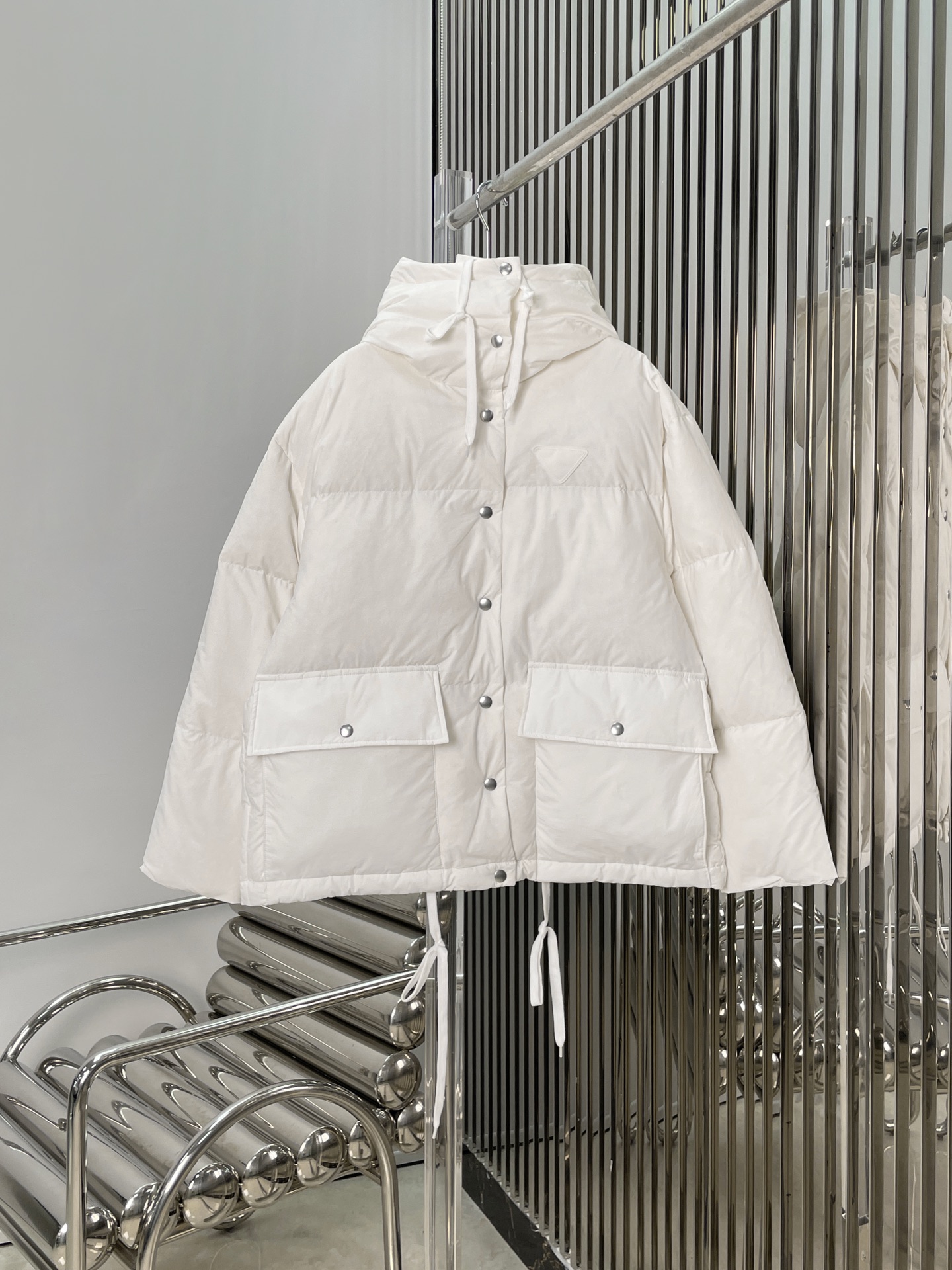 NO:623853,[With dust bag and love heart] New style [love heart]!  The latest PR 25NEW triangle mark 90 new national standard white duck down large white down jacket. Size SML.P,, down jacket, alexander wang19860909[配防尘袋爱心]新款[爱心]！最新PR 25NEW 三角标90新国标白鸭绒大白羽绒服.尺码SML.P,,down jacket,alexander wang,Women's clothing