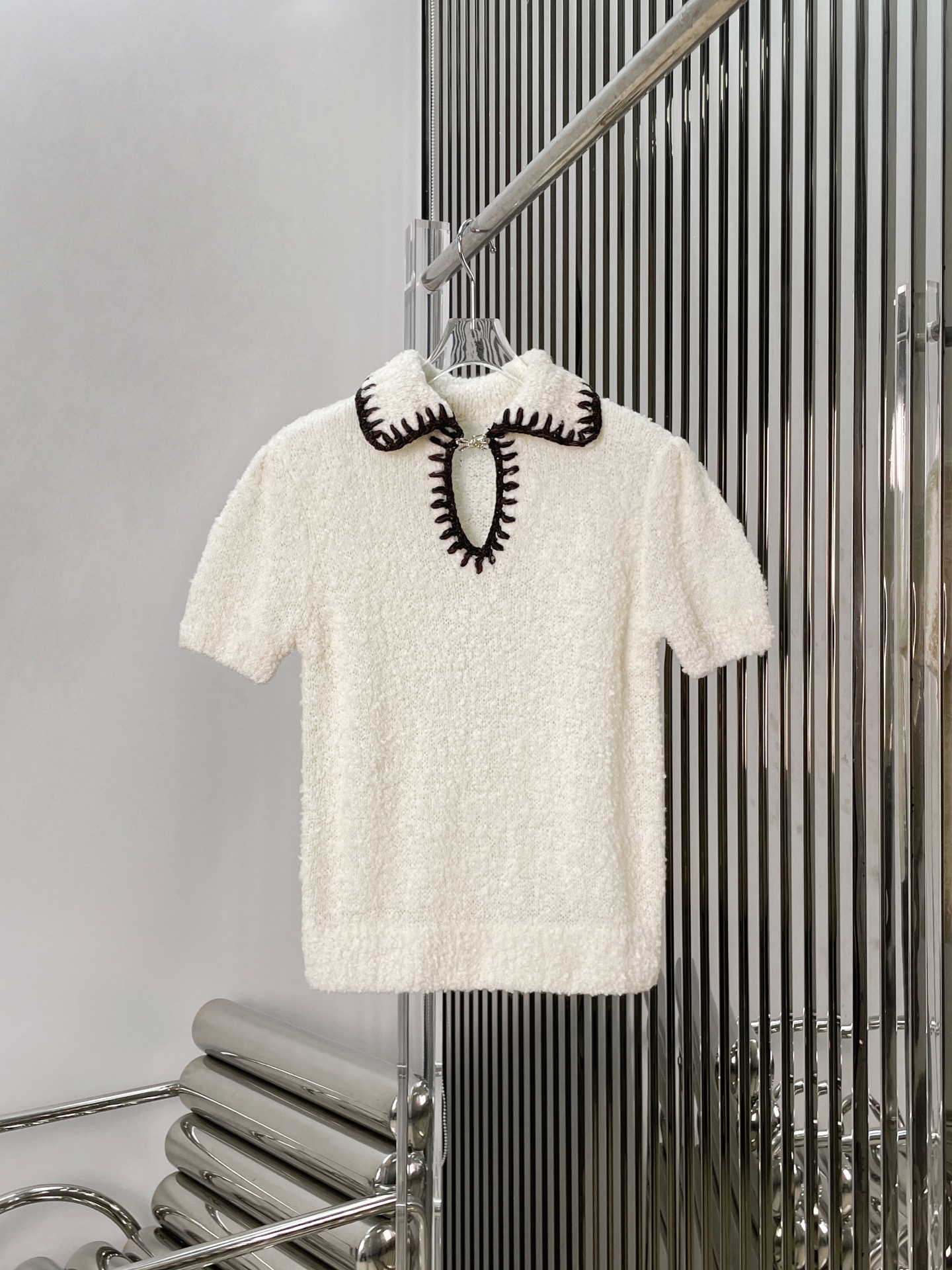 NO:628854,[Love] New style [Love]!  The latest CH 25NEW bow diamond embellished knitted short-sleeved top. Size SML.,, T-shirt, alexander wang19860909[爱心]新款[爱心]！最新CH 25NEW 蝴蝶结钻饰针织短袖上衣.尺码SML.,,T-shirt,alexander wang,Women's clothing