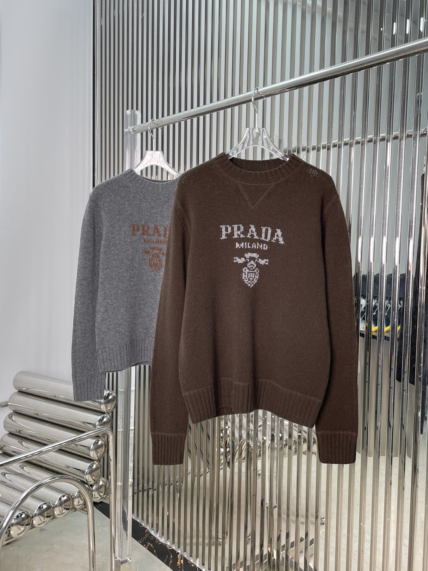 NO:628787,[Love] New style [Love]!  Latest PR 26NEW letter logo jacquard classic long-sleeved knitted top. Color gray, coffee. Size SML.,,alexander wang19860909[爱心]新款[爱心]！最新PR 26NEW 字母logo提花经典款长袖针织上衣.颜色灰、咖.尺码SML.,,alexander wang,Women's clothing