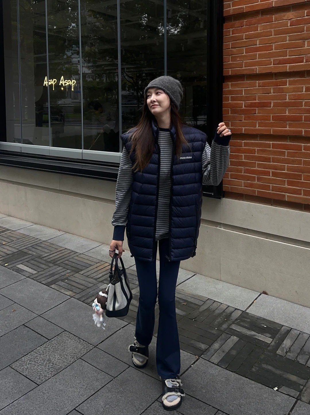 NO:648841,[Love] New style [Love]!  The latest MIU 26NEW goose down rib down jacket vest. Size SML.,,miumiu,down jacket,alexander wang19860909[爱心]新款[爱心]！最新MIU 26NEW 鹅绒排骨羽绒服马甲.尺码SML.,,miumiu,down jacket,alexander wang,Women's clothing