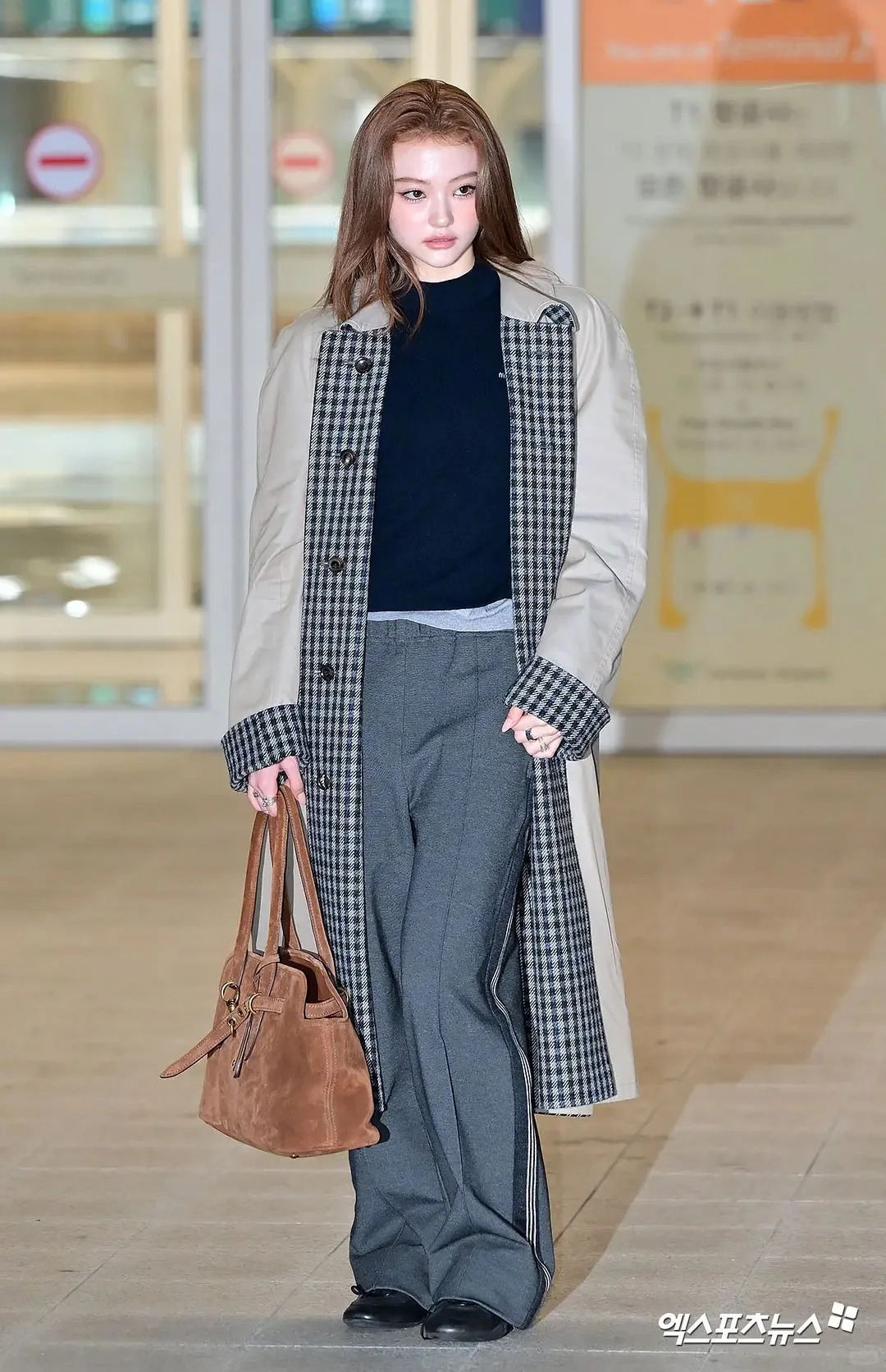 NO:650218,[Love] New style [Love]!  The latest MIU 25NEW reversible wool houndstooth windbreaker. Size SML.,,miumiu,alexander wang19860909[爱心]新款[爱心]！最新MIU 25NEW 双面穿羊毛千鸟格风衣.尺码SML.,,miumiu,alexander wang,Women's clothing