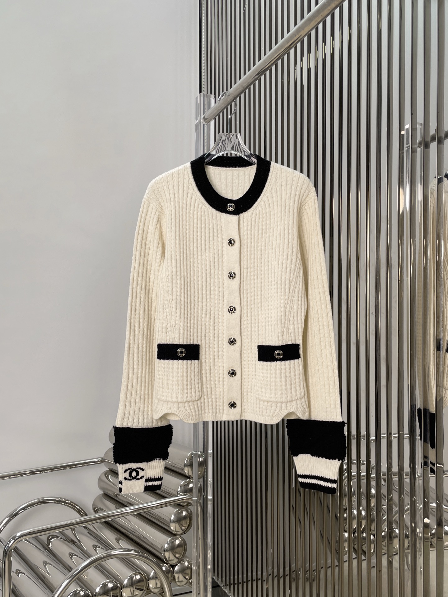 NO:651201,[Love] New style [Love]!  The latest CH 26NEW Xiaoxiangfeng knitted cardigan. Size SML.P,,alexander wang19860909[爱心]新款[爱心]！最新CH 26NEW 小香风针织开衫.尺码SML.P,,alexander wang,Women's clothing