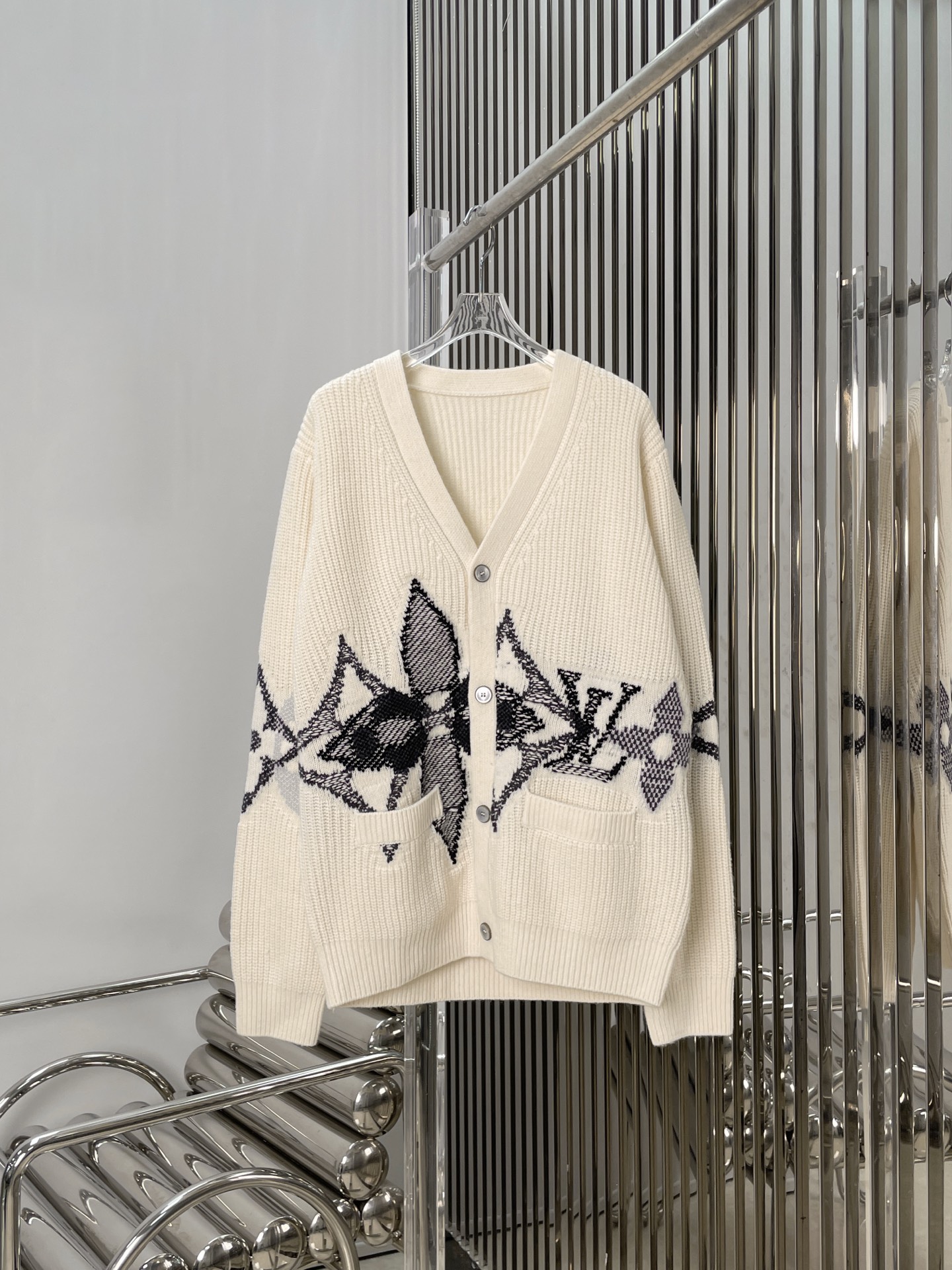 NO:651216,[Love] New style [Love]!  The latest L 26NEW wool jacquard knitted cardigan. Size SML.P,,alexander wang19860909[爱心]新款[爱心]！最新L 26NEW 羊毛提花针织开衫.尺码SML.P,,alexander wang,Women's clothing