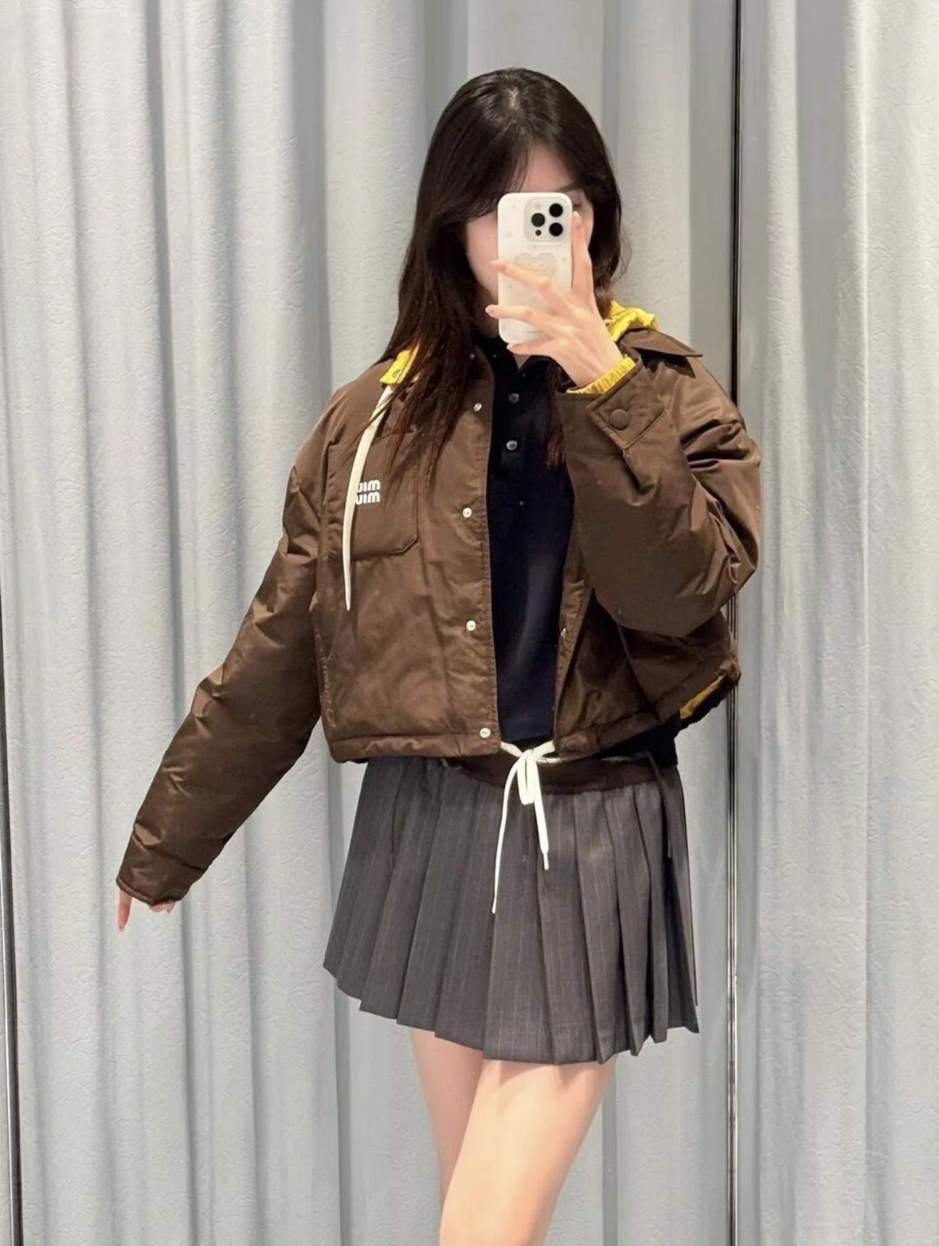 NO:654850,[Love] New style [Love]!  The latest MIU 26NEW yellow spliced ​​detachable hooded down jacket. Size SML.P,,miumiu,down jacket,hats,alexander wang19860909[爱心]新款[爱心]！最新MIU 26NEW 黄色拼接可拆卸连帽羽绒服.尺码SML.P,,miumiu,down jacket,hats,alexander wang,Women's clothing