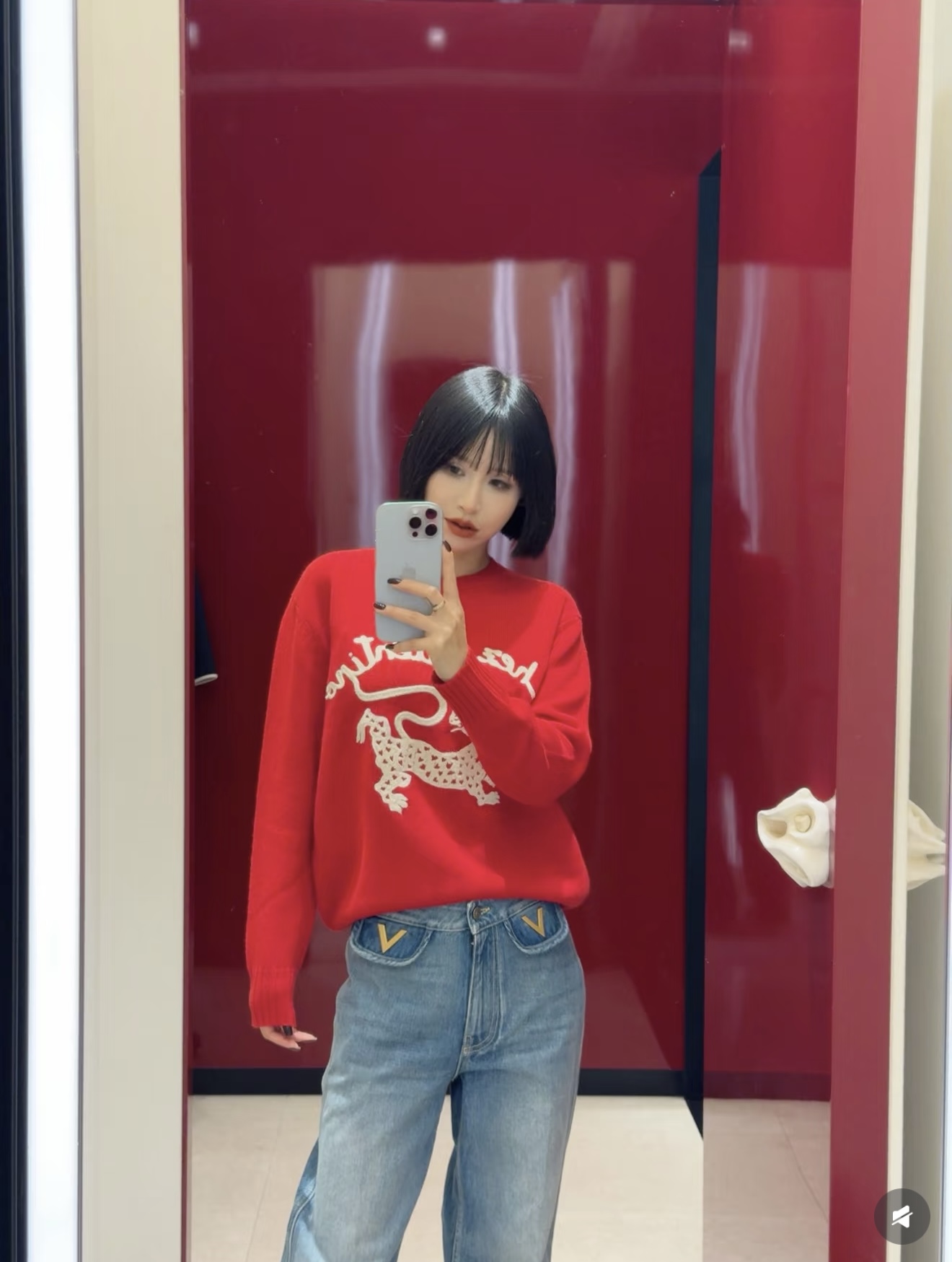 NO:655641,[Love] New style [Love]!  The latest VA 26NEW embroidered red sweater. Size SML.,,alexander wang19860909[爱心]新款[爱心]！最新VA 26NEW 绣花红色针织衫.尺码SML.,,alexander wang,Women's clothing