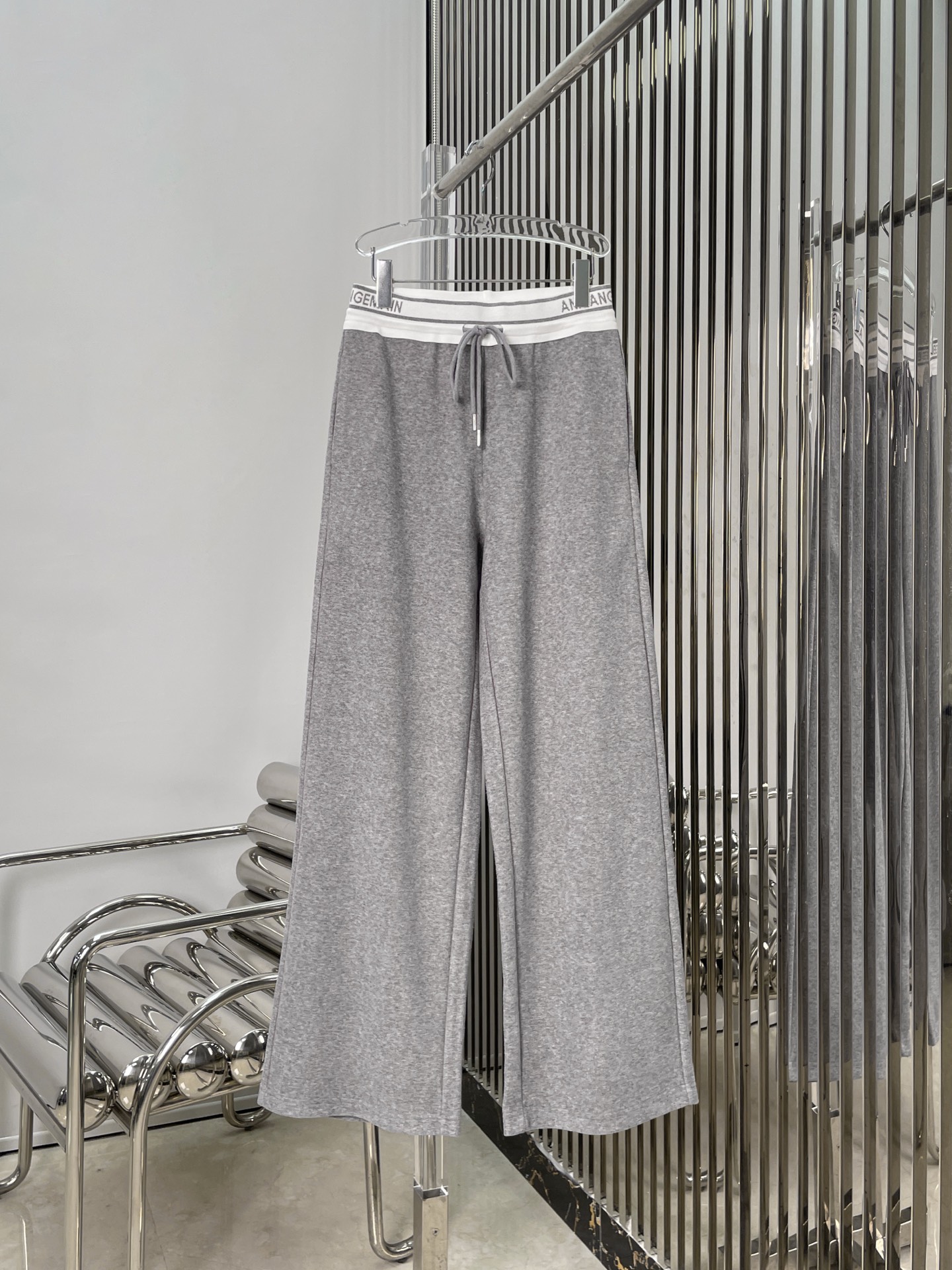 NO:655631,[Love] New style [Love]!  The latest ANN 26NEW letter shake waisted velvet sweatpants. Size SML.P,,alexander wang19860909[爱心]新款[爱心]！最新ANN 26NEW 字母摇头束腰加绒卫裤.尺码SML.P,,alexander wang,Women's clothing