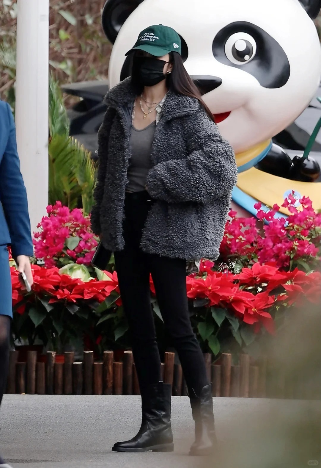 NO:656441,[Love] New style [Love]!  The latest ACNE 26NEW fur coat. Size SML.,,acne studios,jackets & coats,alexander wang19860909[爱心]新款[爱心]！最新ACNE 26NEW 毛毛外套.尺码SML.,,acne studios,jackets & coats,alexander wang,Women's clothing