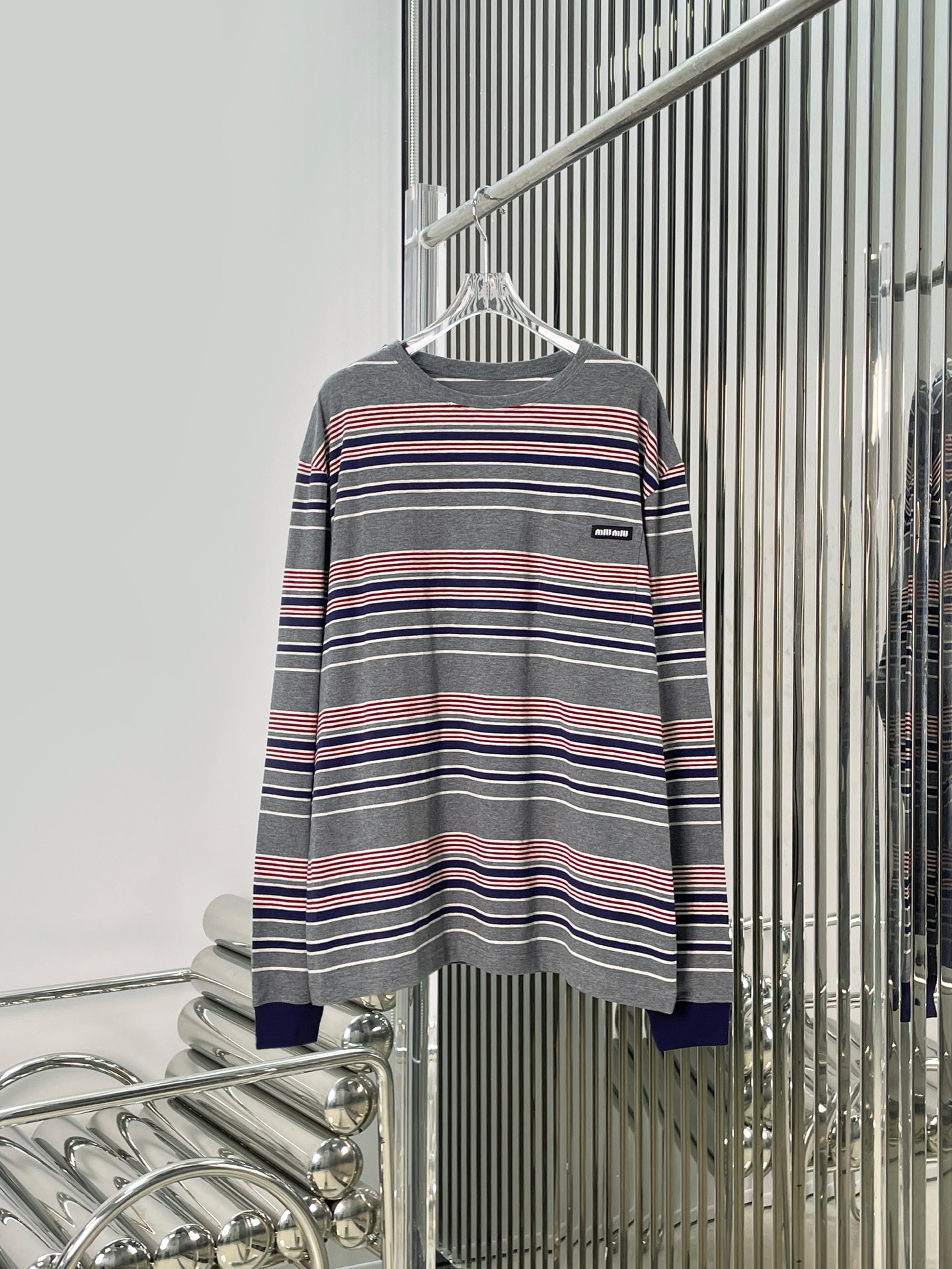 NO:658695,[Love] New style [Love]!  The latest MIU 26NEW striped long-sleeved T-shirt. Size SML.P,,miumiu,tees,t-shirt,alexander wang19860909[爱心]新款[爱心]！最新MIU 26NEW 条纹长袖T恤.尺码SML.P,,miumiu,tees，t-shirt,alexander wang,Women's clothing