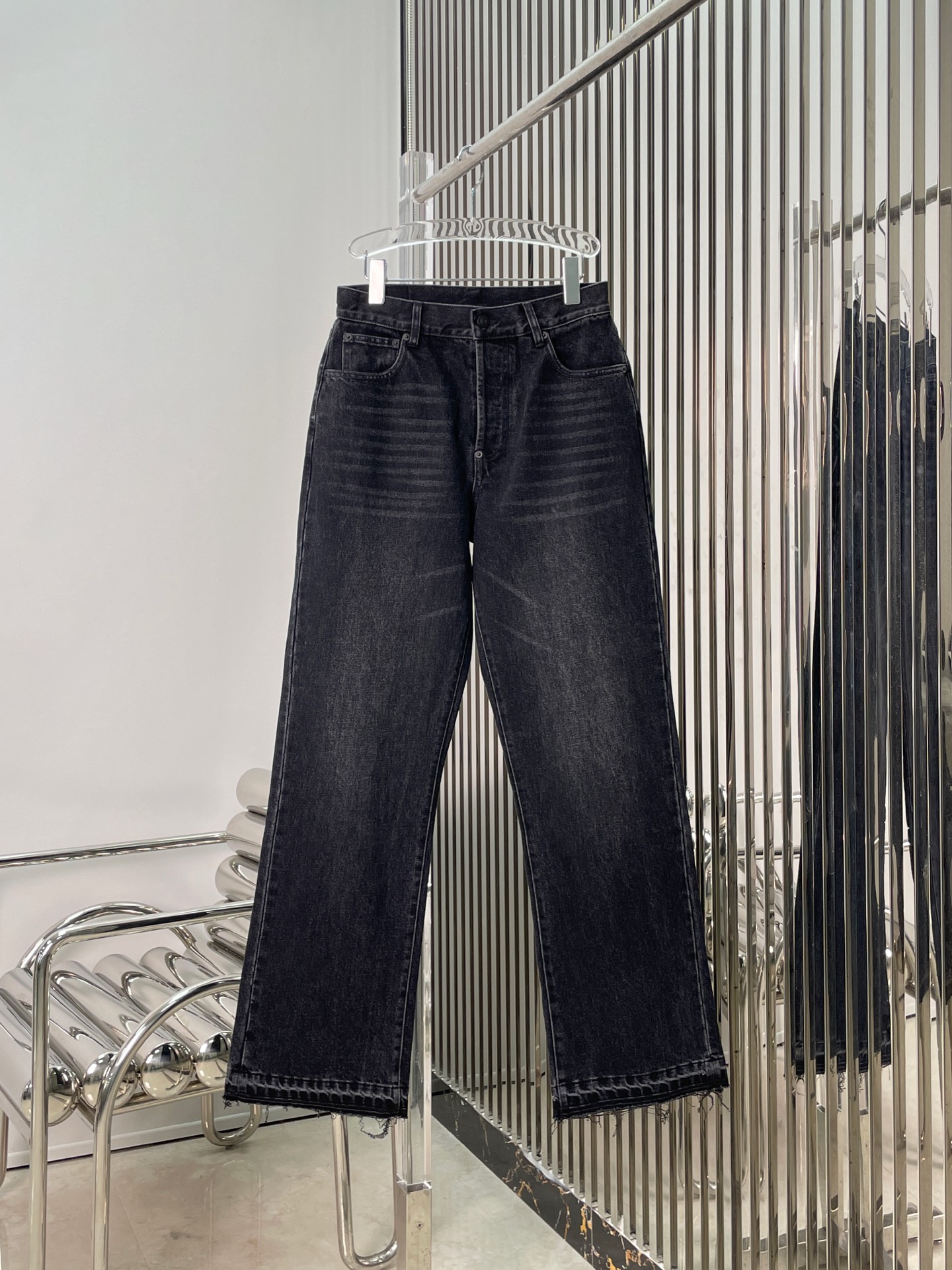 NO:663504,[Love] New style [Love]!  The latest MM 25NEW back waist belt carbon black jeans. Size SML.,,jeans, 19860909[爱心]新款[爱心]！最新MM 25NEW 后收腰腰带炭黑牛仔裤.尺码SML.,,jeans, ,Women's clothing