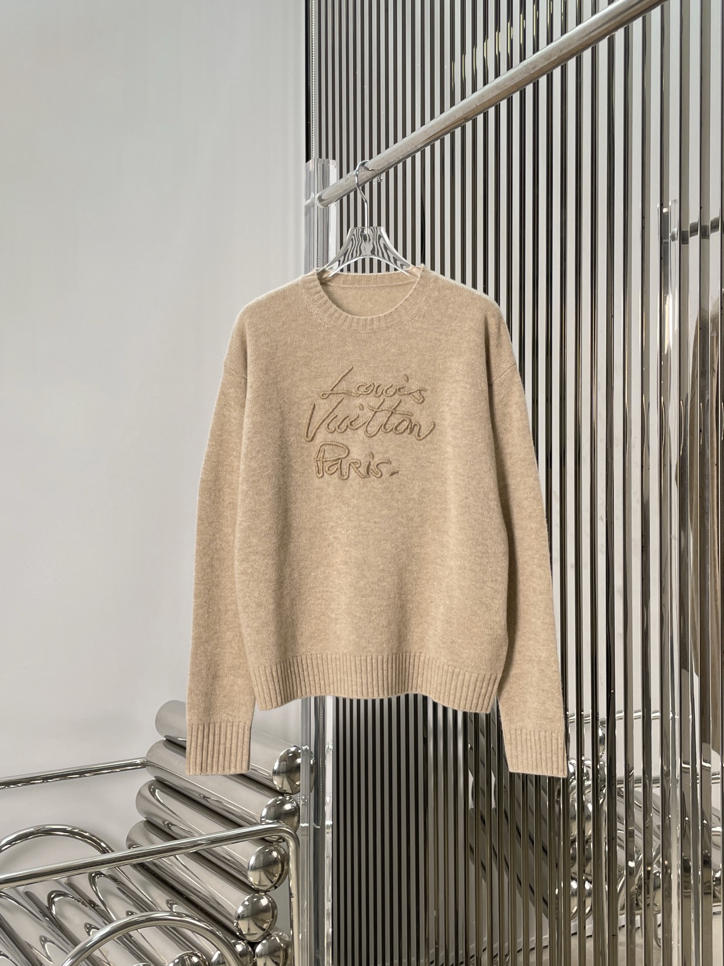 NO:663493,[Love] New style [Love]!  The latest L 25NEW letter LOGO jacquard sweater. Size SML.,, 19860909[爱心]新款[爱心]！最新L 25NEW 字母LOGO提花针织衫.尺码SML.,, ,Women's clothing