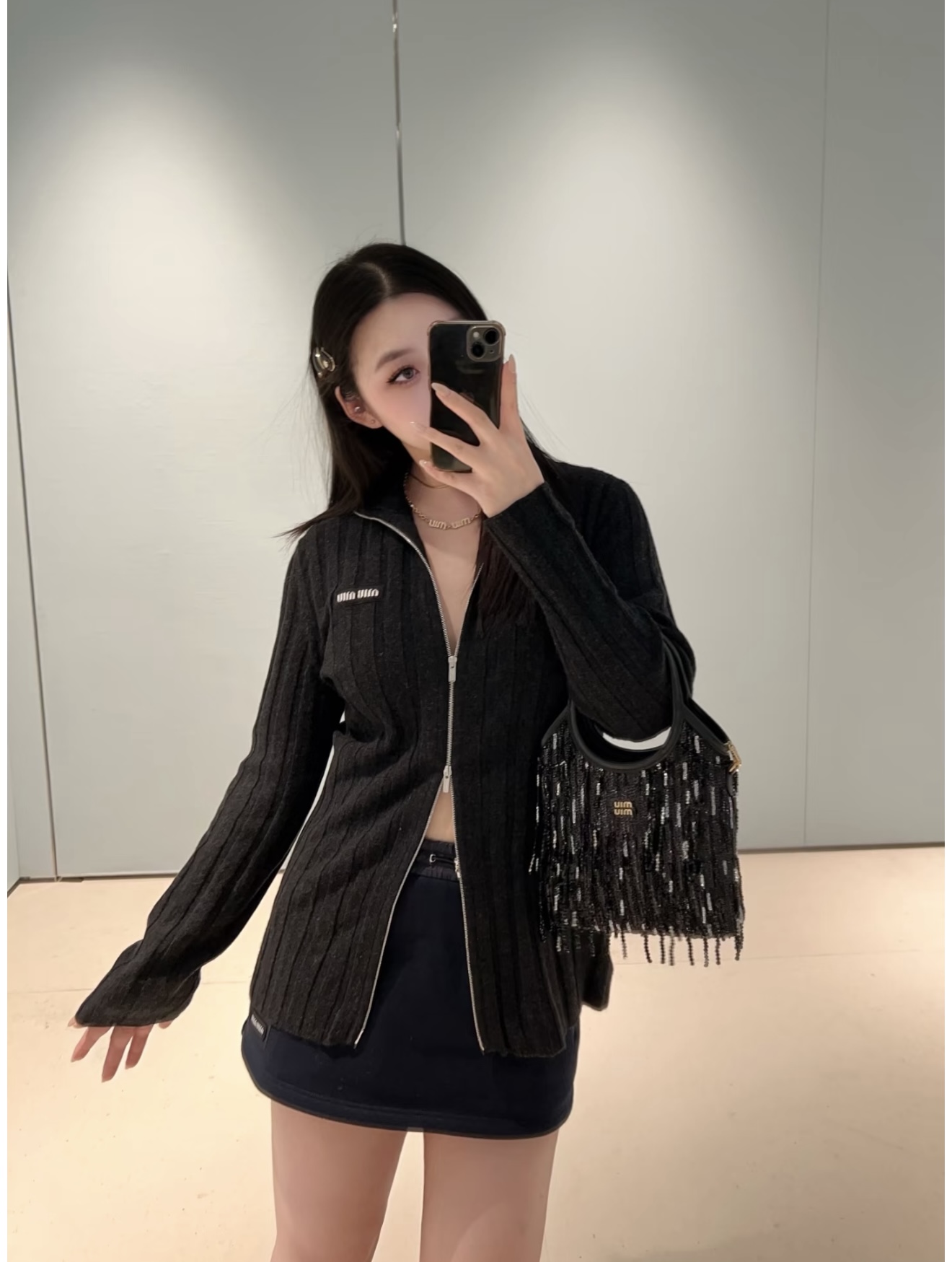 NO:663498,[Love] New style [Love]!  The latest MIU 25NEW wool knitted zipper cardigan. Size SML.,,miumiu, 19860909[爱心]新款[爱心]！最新MIU 25NEW 羊毛针织拉链开衫.尺码SML.,,miumiu, ,Women's clothing