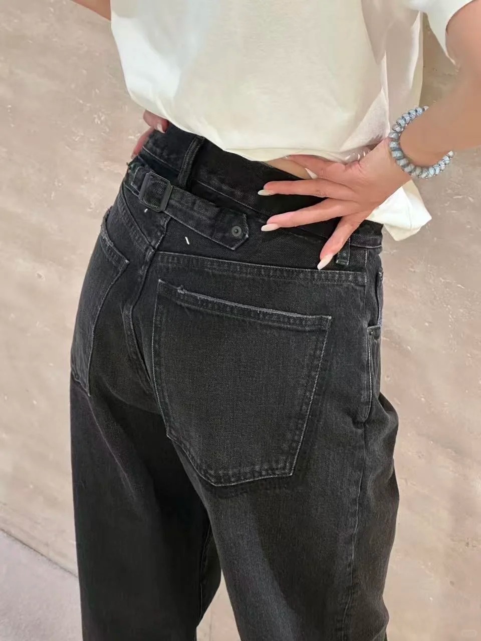 NO:663512,[Love] New style [Love]!  The latest MM 25NEW back waist belt carbon black jeans. Size SML,,jeans, 19860909[爱心]新款[爱心]！最新MM 25NEW 后收腰腰带炭黑牛仔裤.尺码SML,,jeans, ,Women's clothing