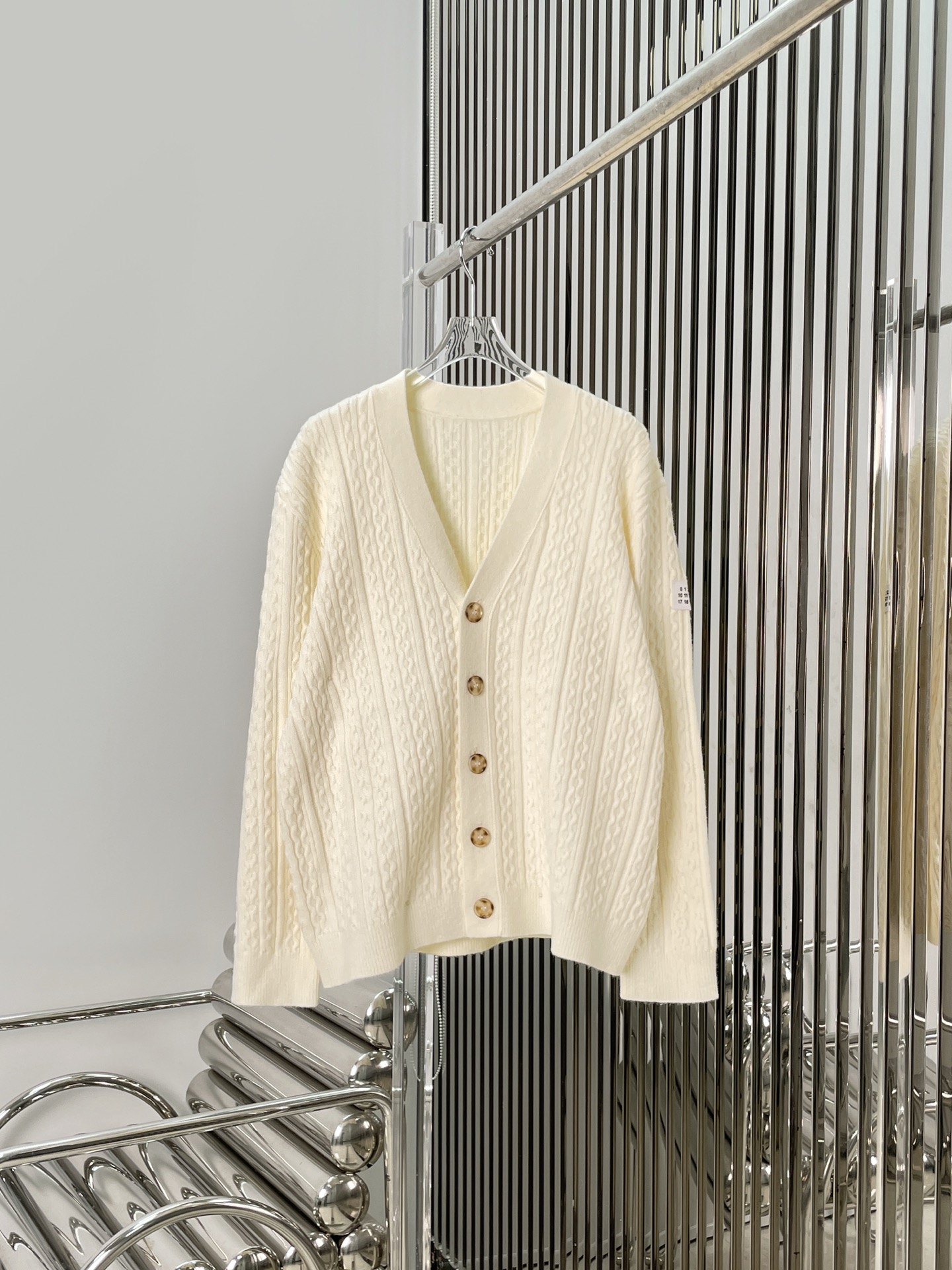 NO:665567,[Love] New style [Love]!  The latest MM6 25NEW minimalist relaxed cable knitted cardigan. Size SML., masion margiela,  19860909[爱心]新款[爱心]！最新MM6 25NEW 极简松弛感绞花针织开衫.尺码SML.,,masion margiela, ,Women's clothing