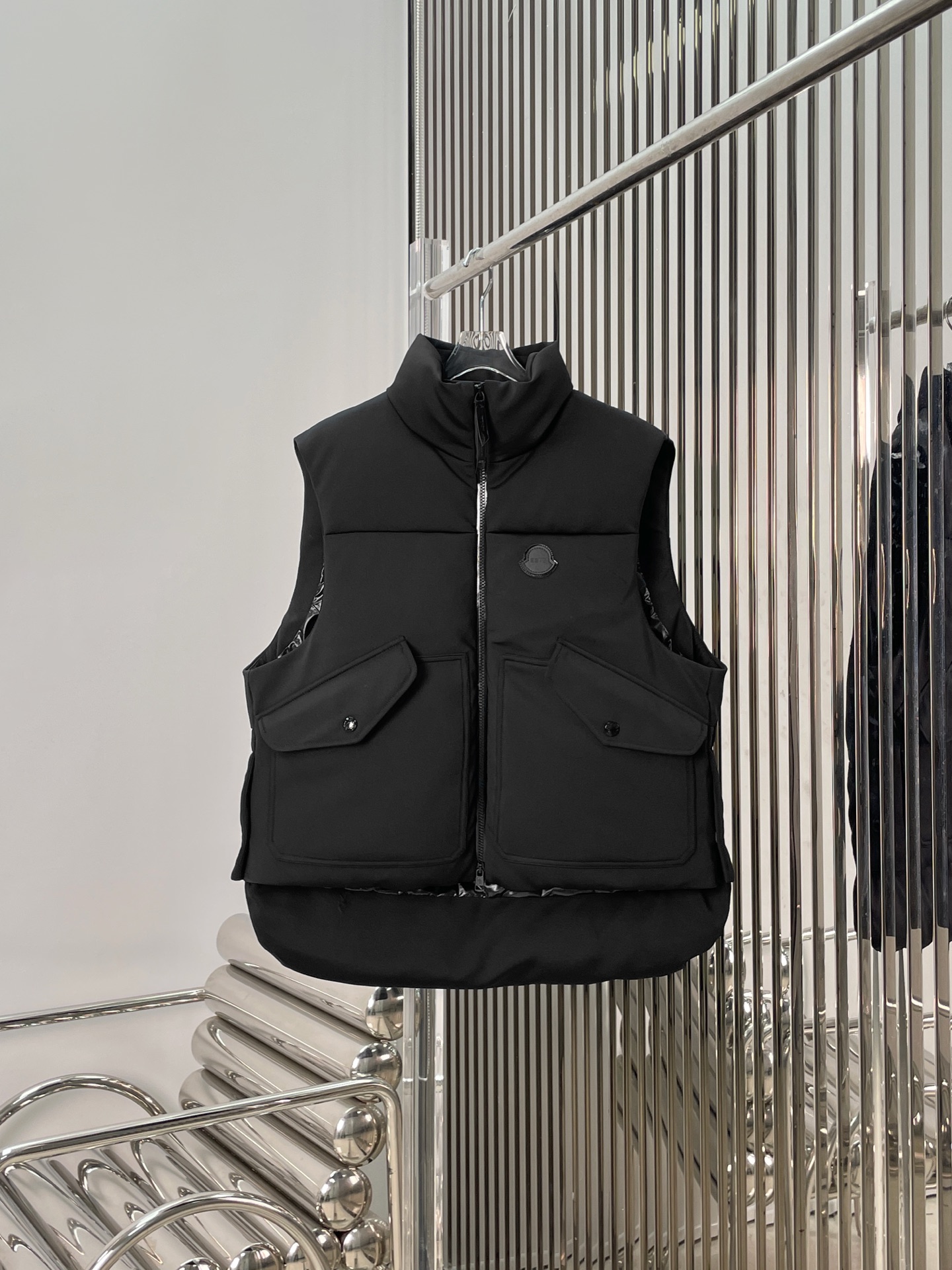 NO:665566,Comes with dust bag [love] New style [love]!  The latest MON19860909配防尘袋[爱心]新款[爱心]！最新MON X EE72 26NEW 联名款暗黑风羽绒战术马甲.尺码SML,,down jacket, ,Women's clothing