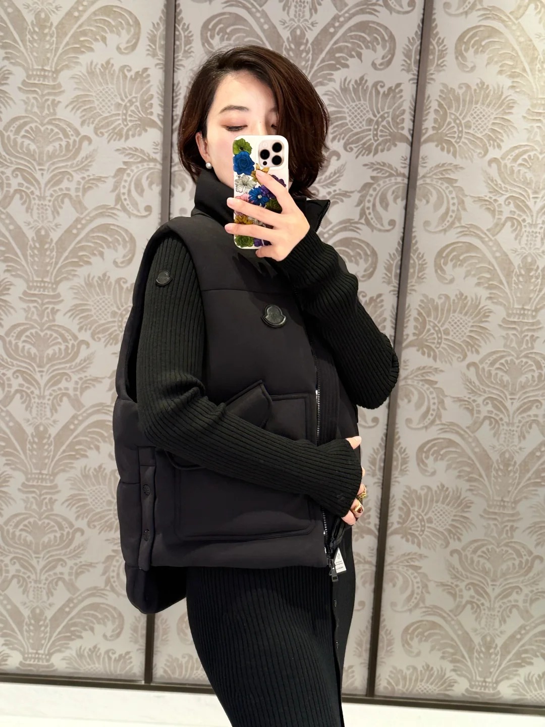 NO:665571,[Love] New style [Love]!  The latest MON X EE72 26NEW joint model dark style down tactical vest. Size SML.,,down jacket, 19860909[爱心]新款[爱心]！最新MON X EE72 26NEW 联名款暗黑风羽绒战术马甲.尺码SML.,,down jacket, ,Women's clothing