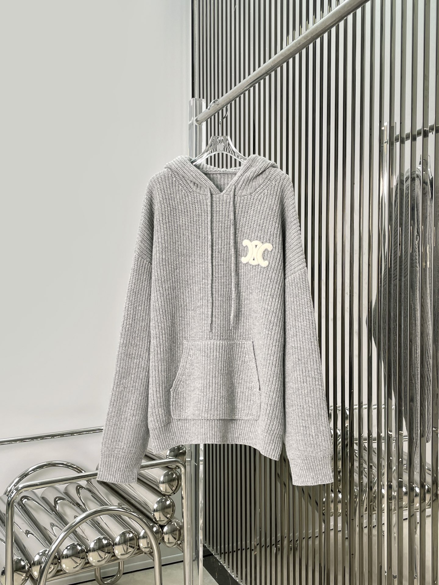NO:666012,[Love] New style [Love]!  The latest CE 26NEW Arc de Triomphe wool hooded sweater. Size SML.,,sweaters,hats, 19860909[爱心]新款[爱心]！最新CE 26NEW 凯旋门章仔羊毛连帽毛衣.尺码SML.,,sweaters,hats, ,Women's clothing