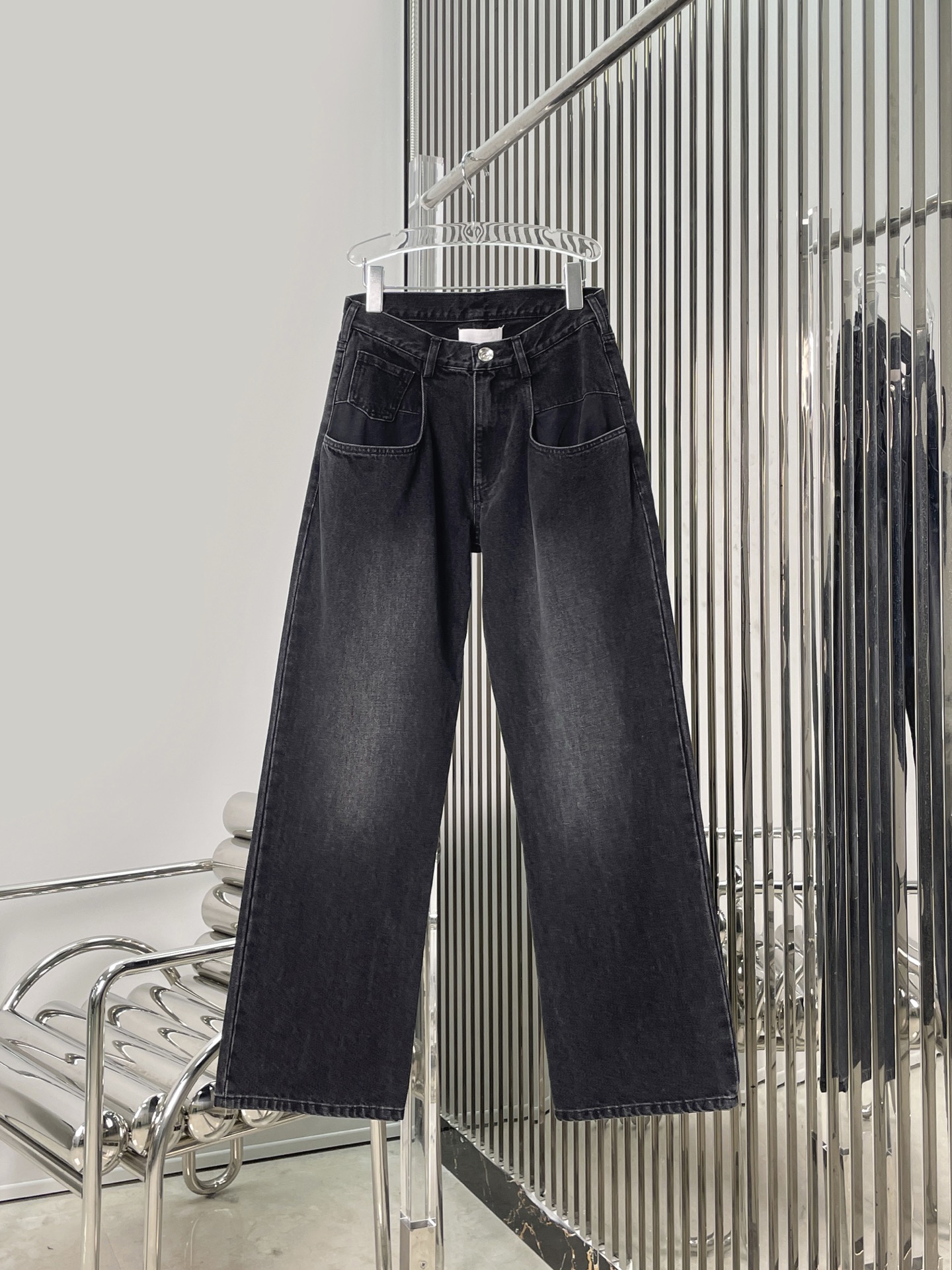 NO:666892,[Love] New style [Love]!  The latest MM 26NEW carbon black washed distressed black pocket jeans. Size SML.,,jeans, 19860909[爱心]新款[爱心]！最新MM 26NEW 炭黑洗水做旧黑口袋牛仔裤.尺码SML.,,jeans, ,Women's clothing