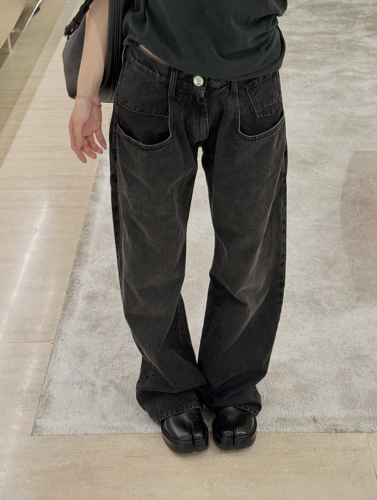 NO:666895,[Love] New style [Love]!  The latest MM 26NEW carbon black washed distressed black pocket jeans. Size SML.P,,jeans, 19860909[爱心]新款[爱心]！最新MM 26NEW 炭黑洗水做旧黑口袋牛仔裤.尺码SML.P,,jeans, ,Women's clothing