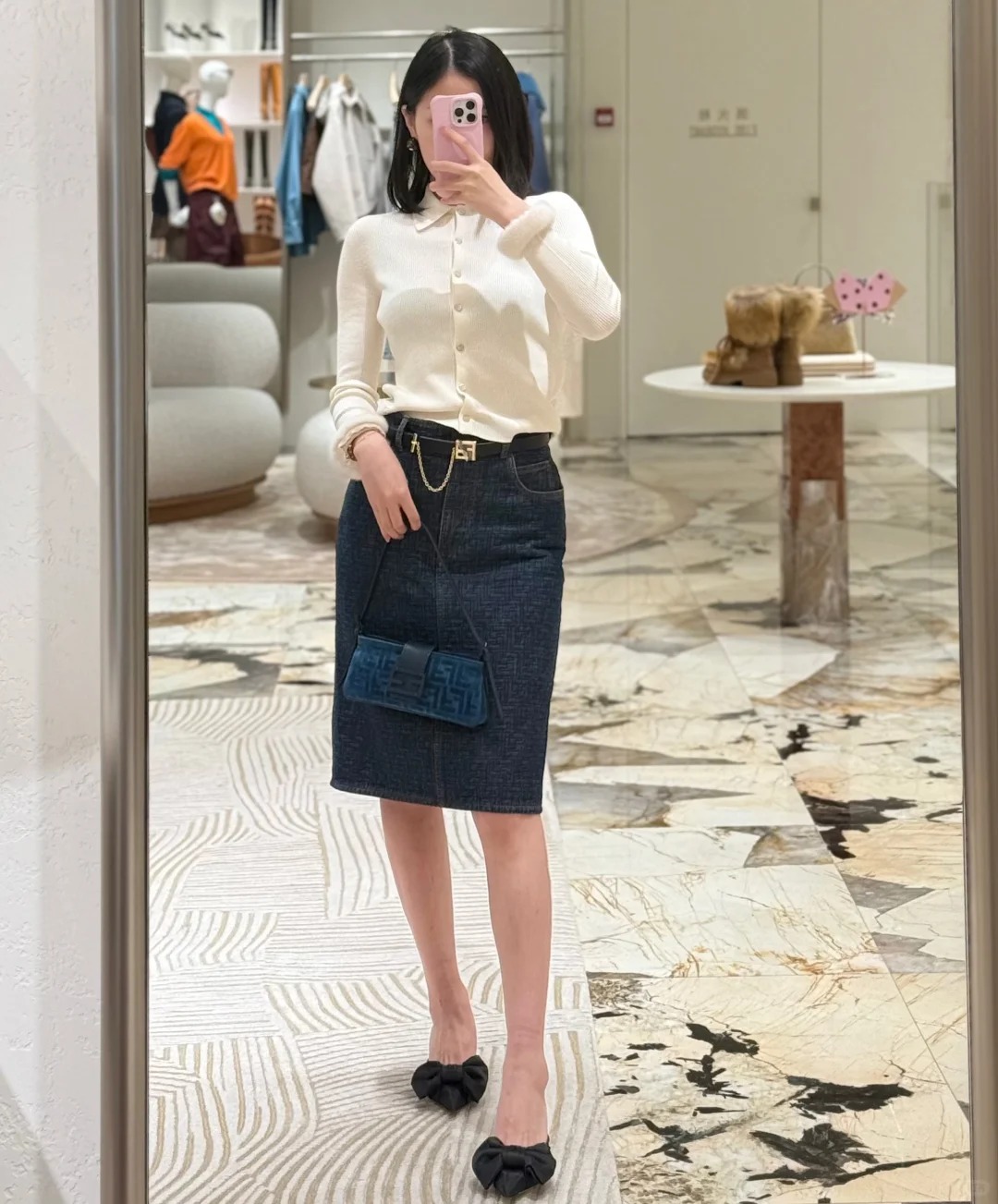 NO:683086,[Love] New style [Love]!  The latest FD 26NEW furry detachable cuffs knitted lapel cardigan. Size SML.,,19860909[爱心]新款[爱心]！最新FD 26NEW 毛毛可拆卸袖口针织翻领开衫.尺码SML.,,,Women's clothing