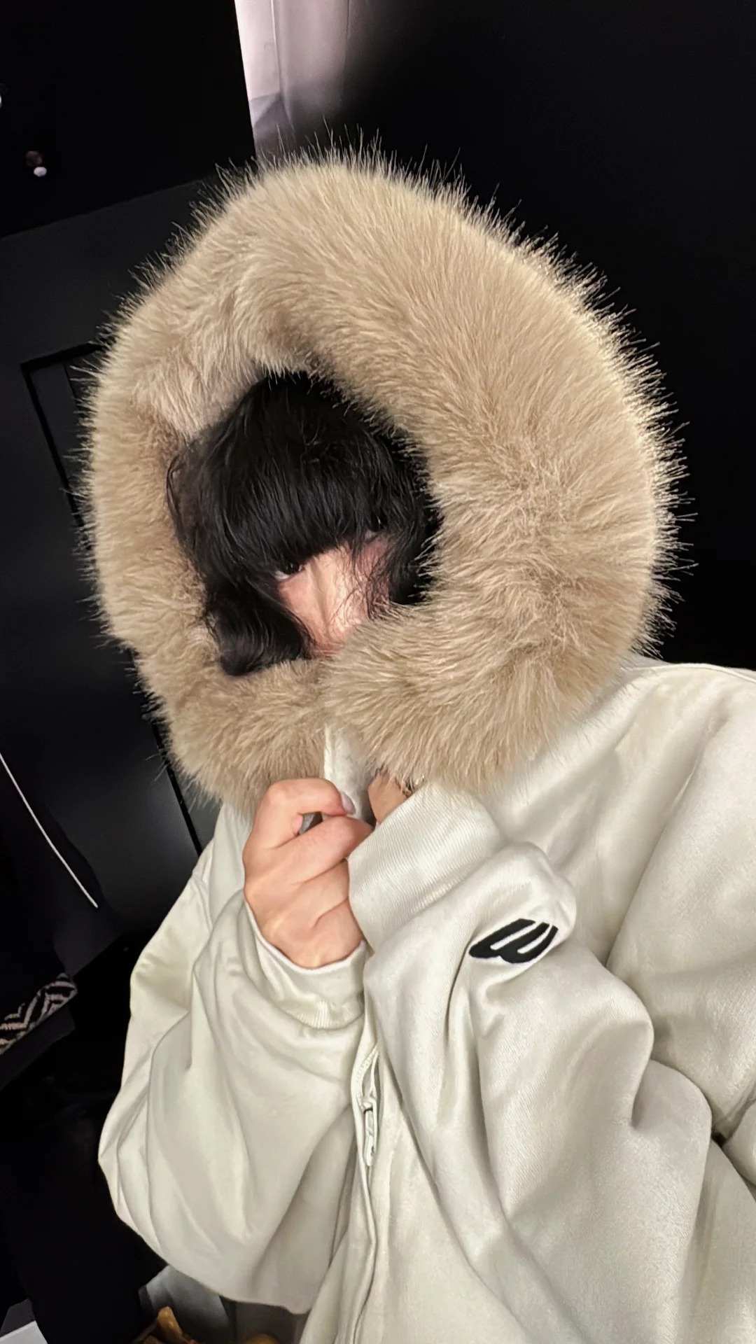 NO:685550,[Love] New style [Love]!  The latest BA 26NEW fur collar fur lining hooded zipper sweatshirt. Colors apricot, black. Size SML.,,hoodie,sweatshirts,hats,19860909[爱心]新款[爱心]！最新BA 26NEW 毛领皮草里布连帽拉链卫衣.颜色杏色、黑色.尺码SML.,,hoodie,sweatshirts,hats,,Women's clothing