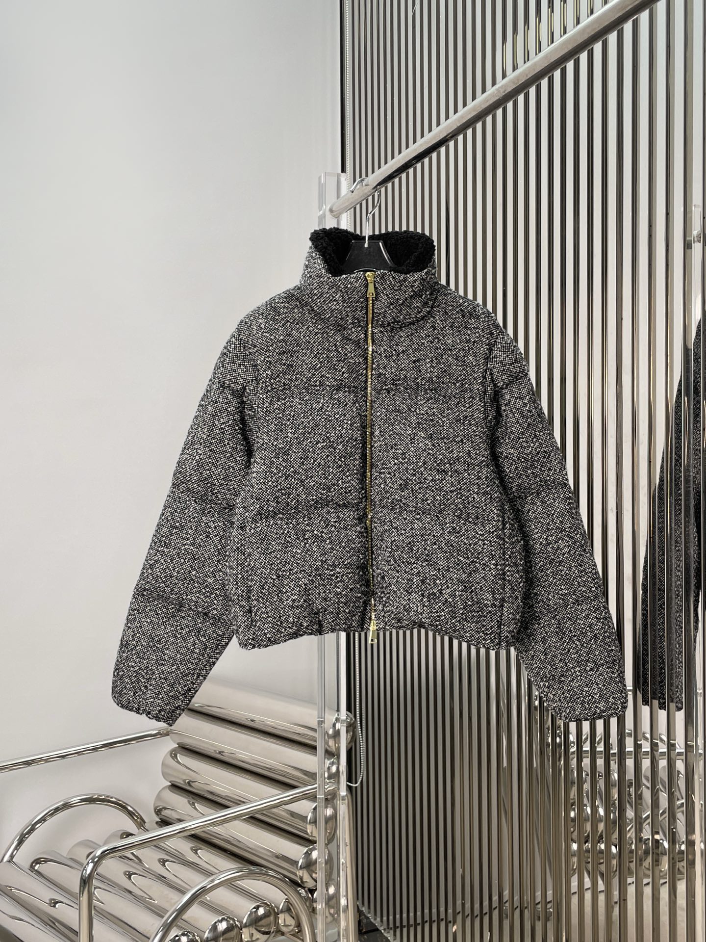 NO:686105,[With dust bag and love heart] New style [love heart]!  The latest MON 26NEW wool tweed down jacket. Size SML, down jacket,19860909[配防尘袋爱心]新款[爱心]！最新MON 26NEW 羊毛粗花呢羽绒服.尺码SML,,down jacket,,Women's clothing