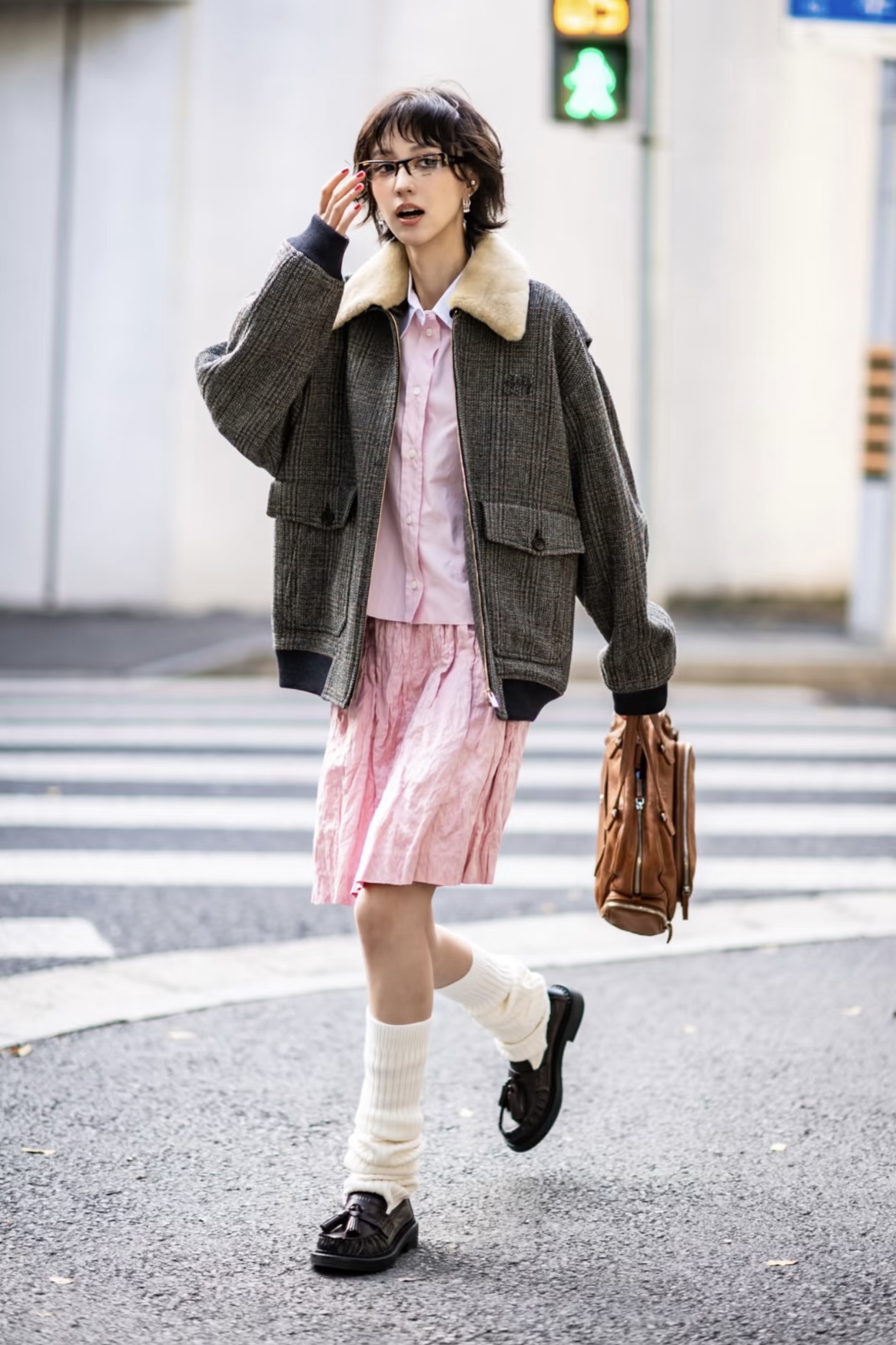 NO:686120,[Love] New style [Love]!  The latest MIU 26NEW New Zealand Merino wool fur all-in-one detachable fur collar woolen coat. Size SML.,,miumiu,jackets & coats,19860909[爱心]新款[爱心]！最新MIU 26NEW 新西兰美丽诺羊毛皮毛一体可拆卸毛领粗纺羊毛外套.尺码SML.,,miumiu,jackets & coats,,Women's clothing