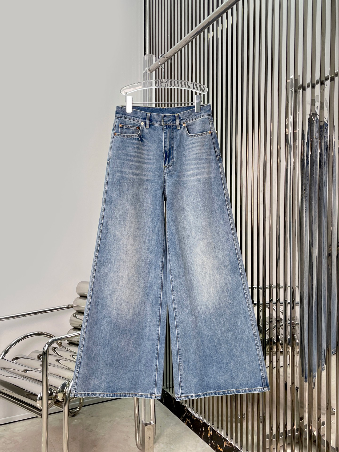 NO:686428,[Love] New style [Love]!  The latest D 26NEW wide-leg jeans with logo printed all over, presbyopia. Size SML,,jeans,19860909[爱心]新款[爱心]！最新D 26NEW 满印logo老花阔腿牛仔裤.尺码SML,,jeans,,Women's clothing