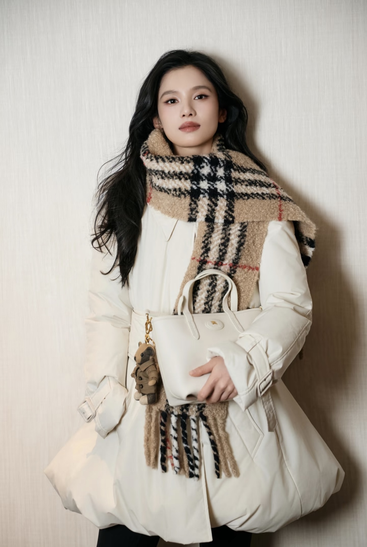 NO:686432,[Love] New style [Love]!  The latest BUR 26NEW cotton windbreaker down jacket with waistband. Color white, black. Size SML.,,burberry,down jacket,19860909[爱心]新款[爱心]！最新BUR 26NEW 腰带间棉风衣羽绒服.颜色白、黑.尺码SML.,,burberry,down jacket,,Women's clothing