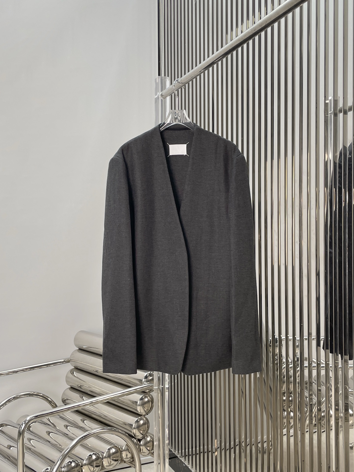 NO:776105,Actual pictures!  The latest MM 26NEW woolen wool flannel minimalist classic suit. Size SML.., women's clothing, business suit,19860909实拍图！最新MM 26NEW 粗纺羊毛法兰绒极简经典西装.尺码SML..,女装,business suit,,Women's clothing