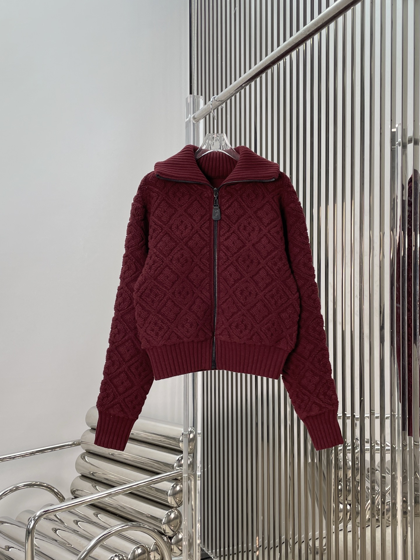 NO:686796,[Love] New style [Love]!  The latest LV 25NEW 100 wool old pattern jacquard knitted jacket. Size SML.,,louis vuitton,jackets & coats,19860909[爱心]新款[爱心]！最新LV 25NEW 100羊毛老花提花针织外套.尺码SML.,,louis vuitton,jackets & coats,,Women's clothing