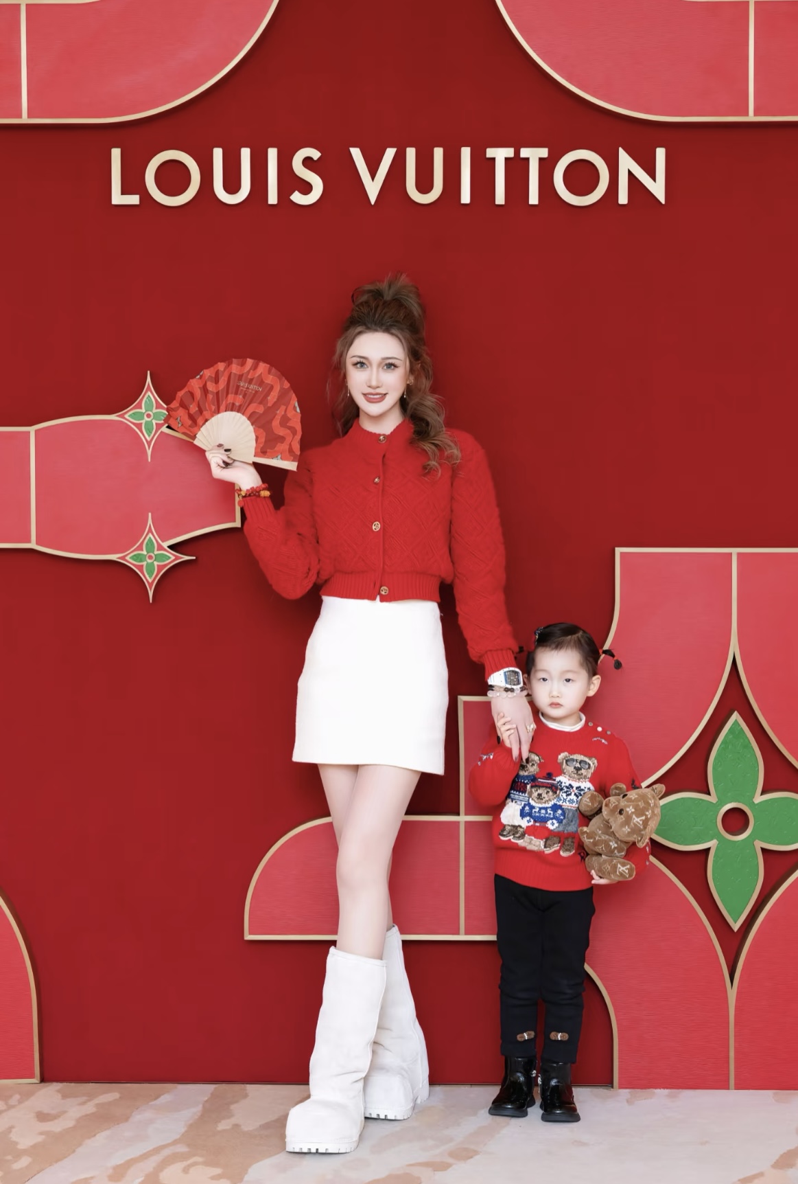 NO:686808,[Love] New style [Love]!  The latest L 26NEW presbyopia embossed jacquard pink cardigan. Size SML.,,19860909[爱心]新款[爱心]！最新L 26NEW 老花浮雕提花粉色开衫.尺码SML.,,,Women's clothing