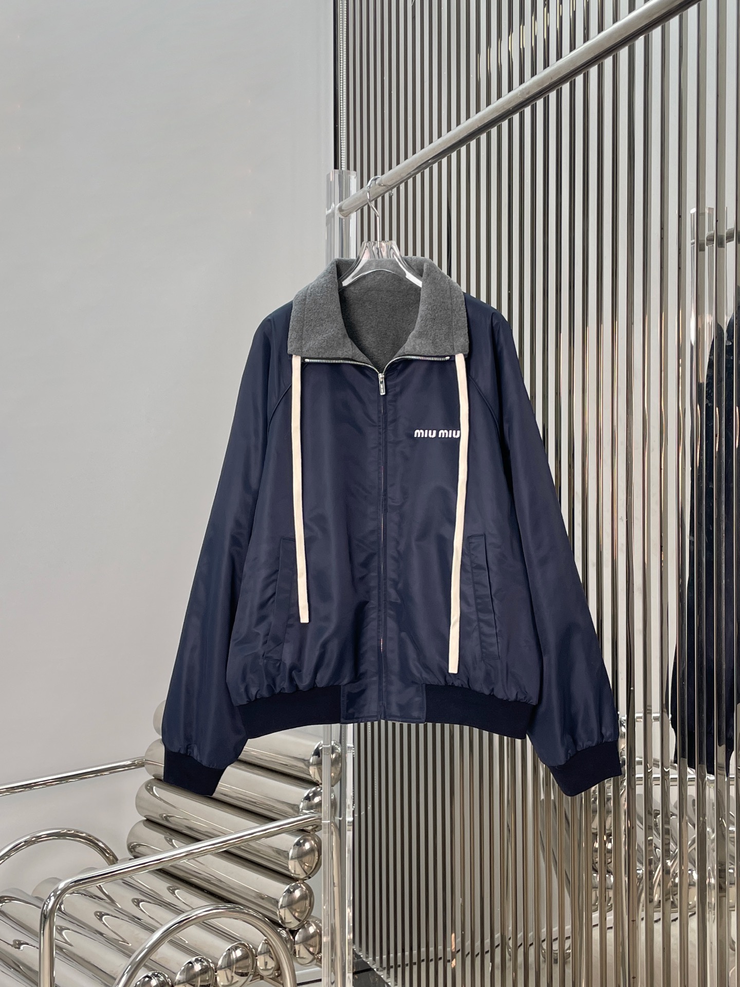 NO:693607,[Love] New style [Love]!  The latest MIU 26NEW regenerated nylon + polar fleece double-sided jacket. Size SML.P,,miumiu,jackets & coats,19860909[爱心]新款[爱心]！最新MIU 26NEW 再生尼龙+摇粒绒双面穿外套.尺码SML.P,,miumiu,jackets & coats,,Women's clothing