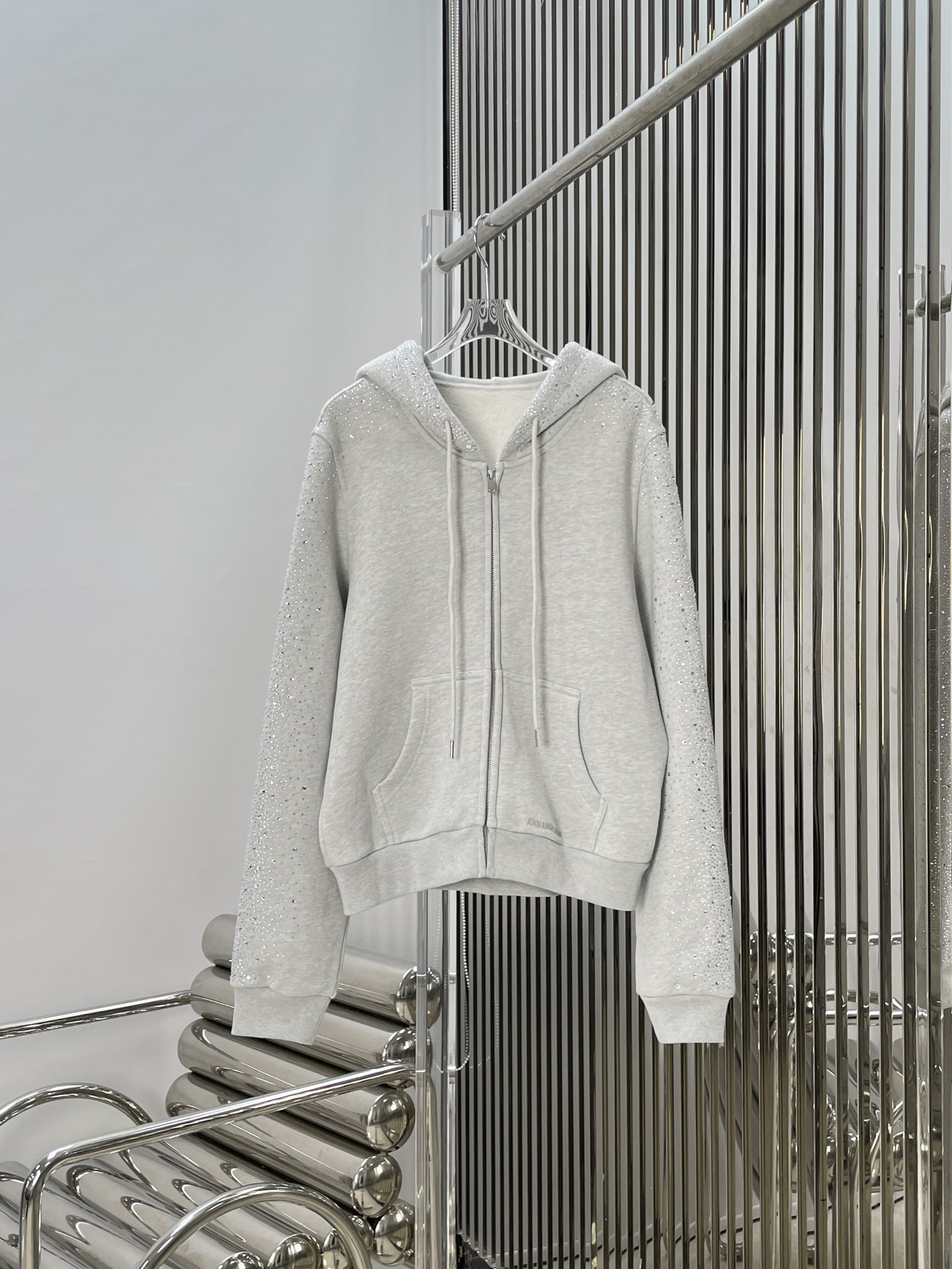 NO:695371,[Love] New style [Love]!  The latest ANN 26NEW flash diamond hooded sweatshirt + sweatpants. Size SML. Hoodie, hoodie, sweatshirts, hats,19860909[爱心]新款[爱心]！最新ANN 26NEW 闪钻烫钻连帽卫衣+卫裤.尺码SML.卫,,hoodie,sweatshirts,hats,,Women's clothing