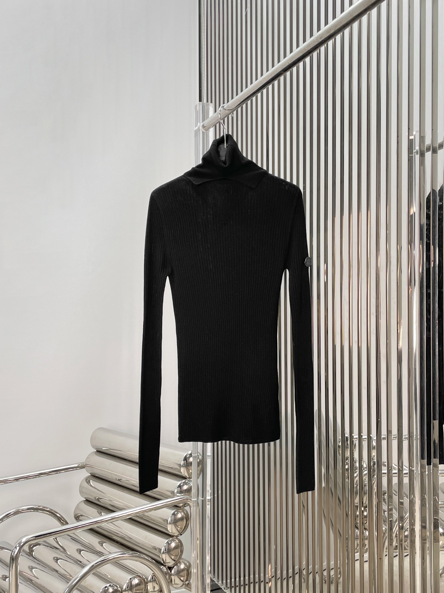 NO:697044,[Love] New style [Love]!  The latest MON19860909[爱心]新款[爱心]！最新MON X EE72 26NEW 皮牌徽章高领羊毛针织打底衫.尺码SML.P,,,Women's clothing