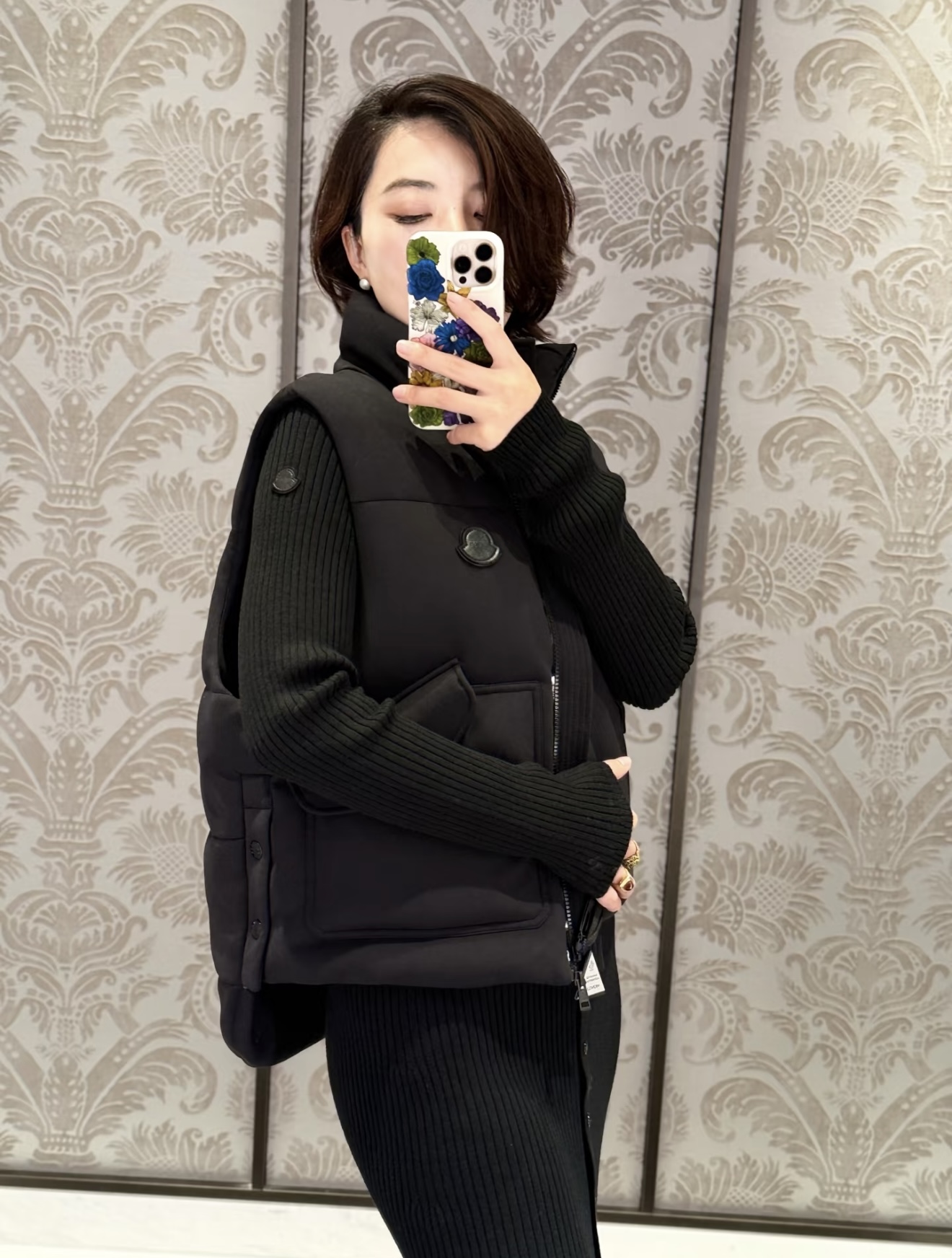 NO:697048,[Love] New style [Love]!  The latest MON X EE72 26NEW leather brand badge turtleneck wool knitted bottoming shirt. Size SML.,19860909[爱心]新款[爱心]！最新MON X EE72 26NEW 皮牌徽章高领羊毛针织打底衫.尺码SML.,,,Women's clothing