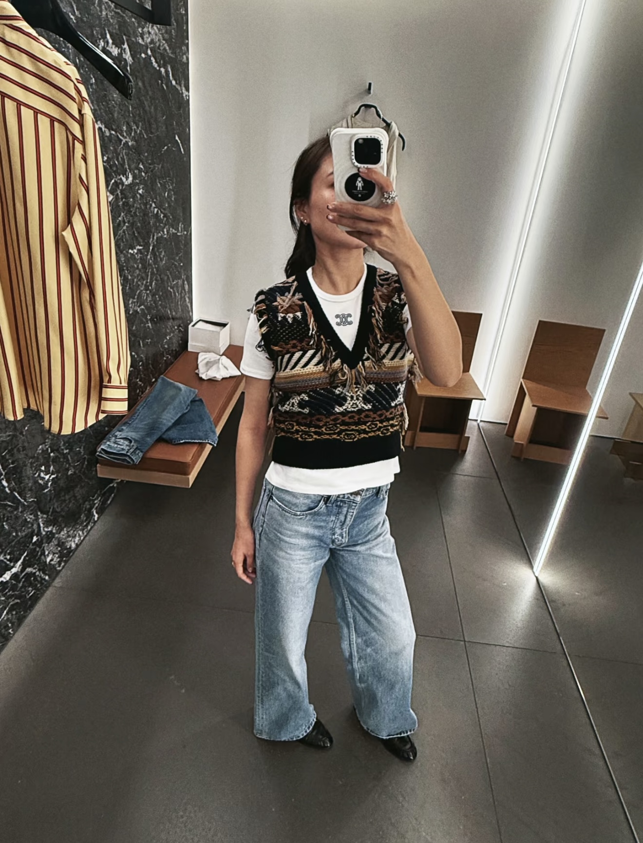 NO:697043,[Love] New style [Love]!  The latest CE 26NEW Arc de Triomphe jacquard tassel V-neck vest. Size SML.,,19860909[爱心]新款[爱心]！最新CE 26NEW 凯旋门提花流苏V领马甲.尺码SML.,,,Women's clothing