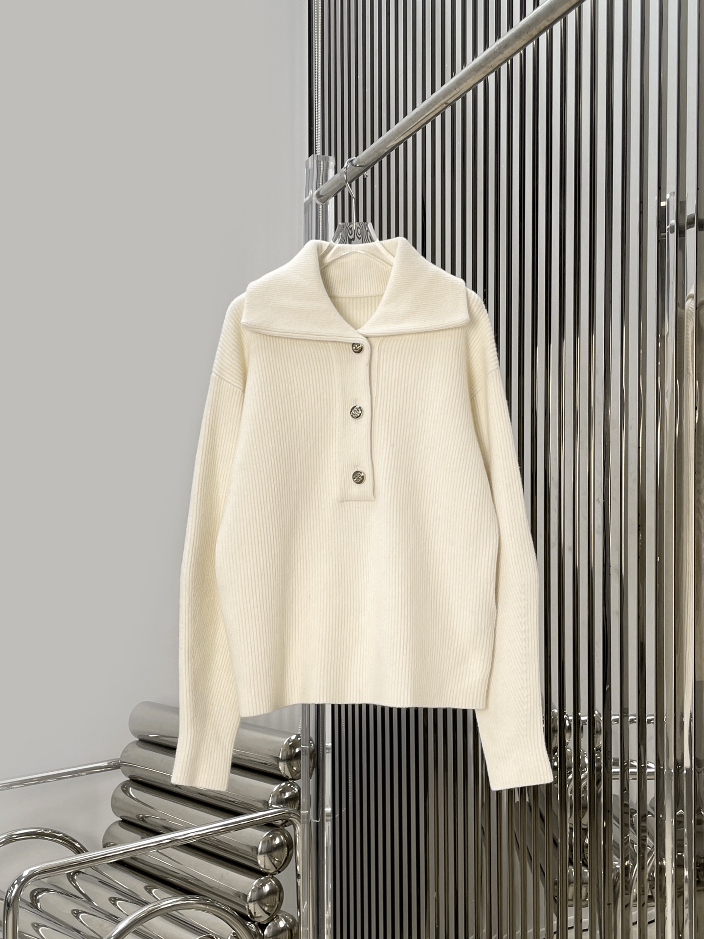 NO:697452,[Love] New style [Love]!  The latest GUCC 26NEW large lapel knitted long-sleeved jacket. Size SML.,,gucci,jackets & coats,19860909[爱心]新款[爱心]！最新GUCC 26NEW 大翻领针织长袖外套.尺码SML.,,gucci,jackets & coats,,Women's clothing