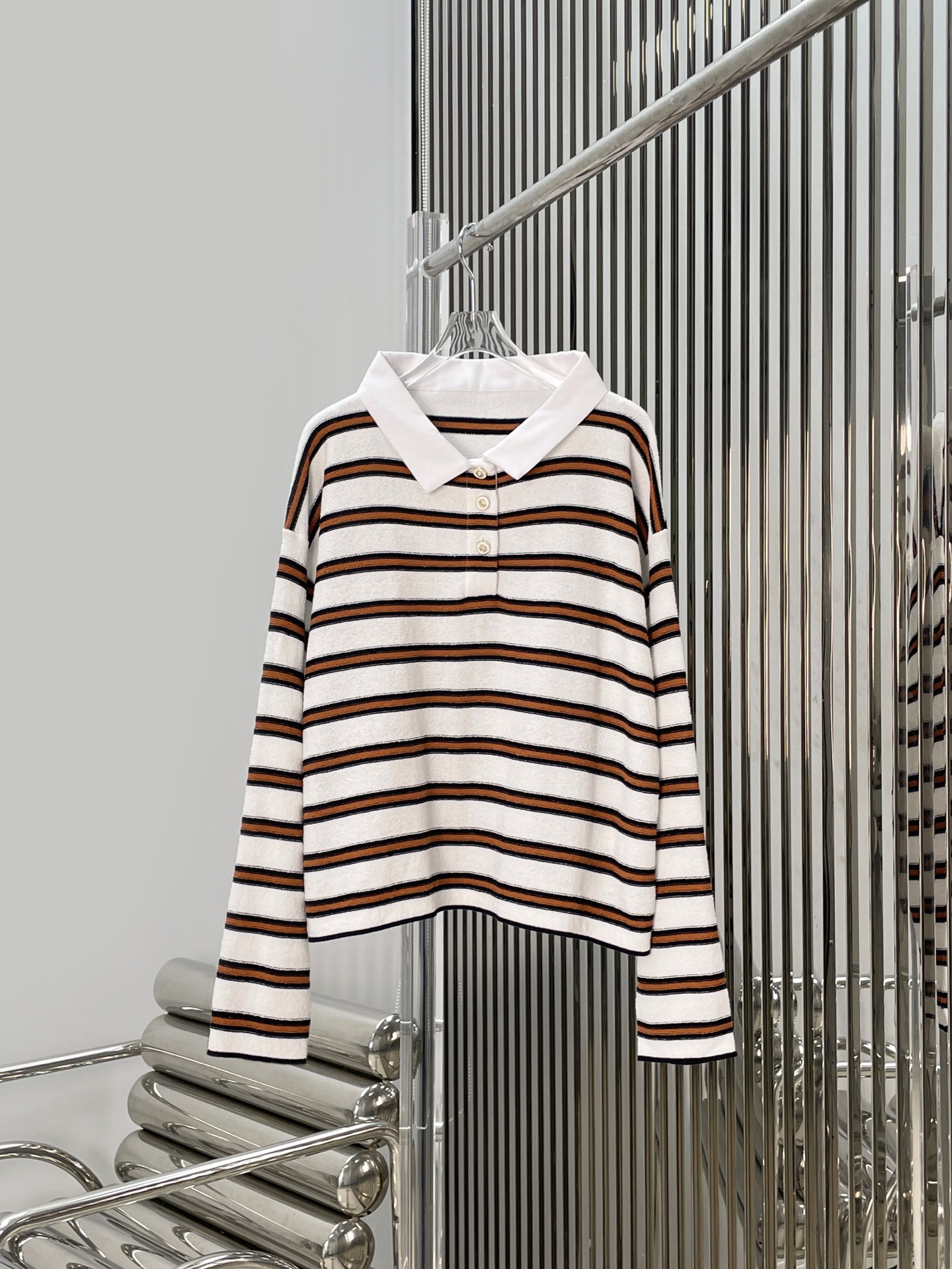 NO:697477,[Love] New style [Love]!  The latest CH 26NEW Xiaoxiang style striped lapel knitted top. Size SML,,19860909[爱心]新款[爱心]！最新CH 26NEW 小香风条纹翻领针织上衣.尺码SML,,,Women's clothing