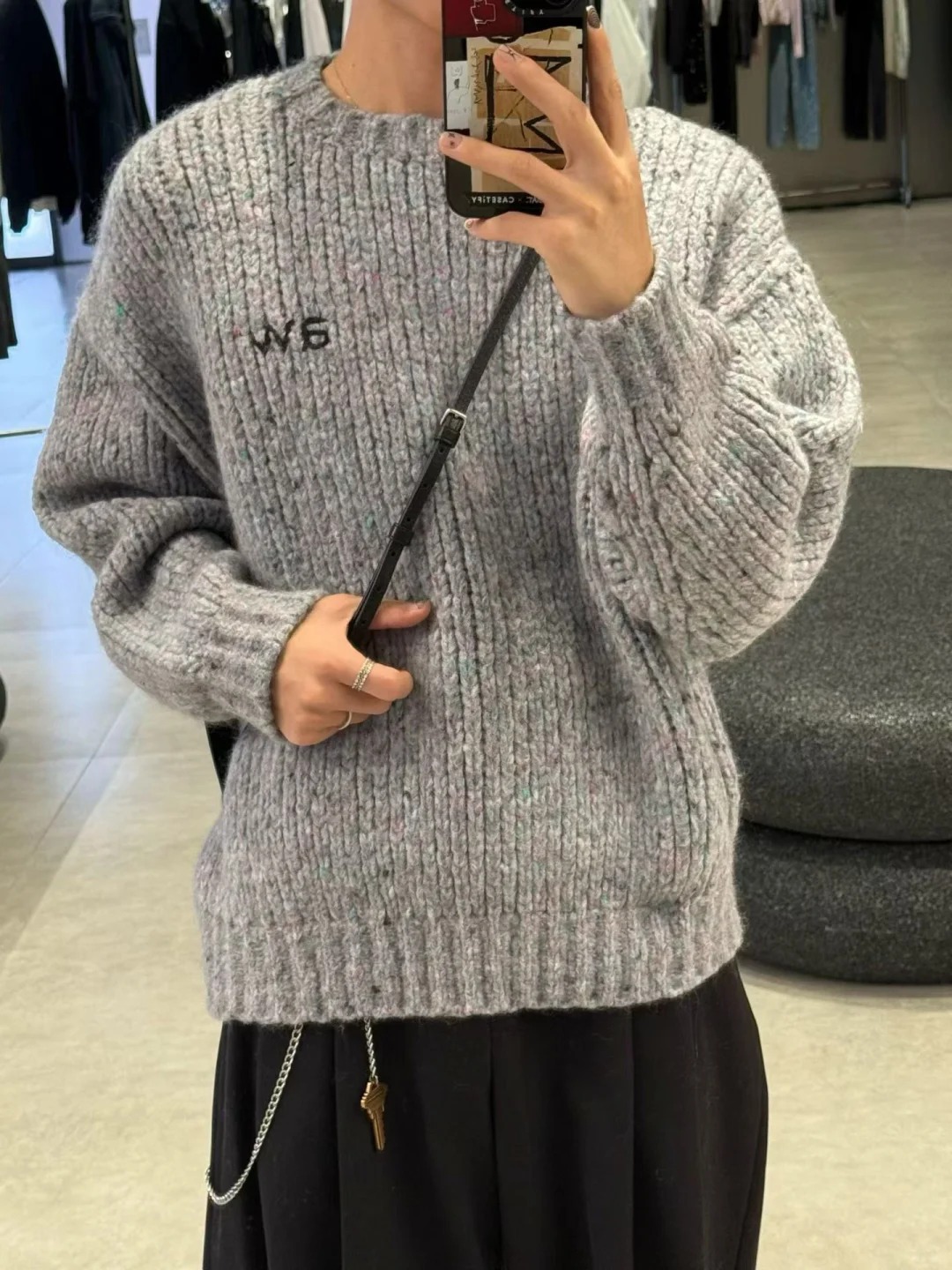 NO:697468,[Love] New style [Love]!  The latest AW 26NEW wool and mohair blended crew neck pullover sweater. Size SML.,,sweaters,19860909[爱心]新款[爱心]！最新AW 26NEW 羊毛马海毛混纺混纱圆领套头毛衣.尺码SML.,,sweaters,,Women's clothing