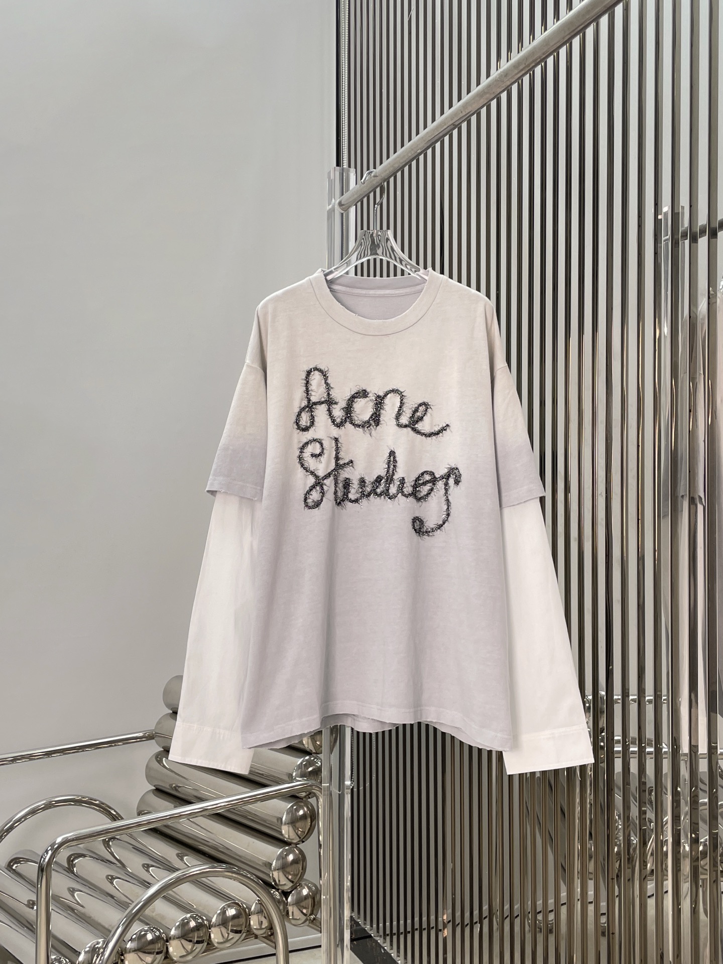 NO:708326,[Love] New style [Love]!  The latest ACNE 26NEW fake two-piece stitched letter embroidered T-shirt. Size SML.,,acne studios,tees,t-shirt,19860909[爱心]新款[爱心]！最新ACNE 26NEW 假两件拼接字母刺绣T恤.尺码SML.,,acne studios,tees，t-shirt,,Women's clothing
