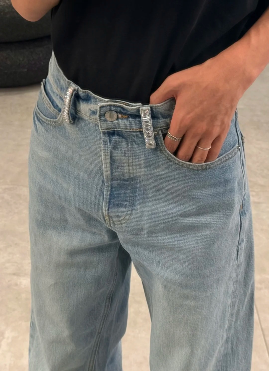 NO:708305,[Love] New style [Love]!  The latest AW 26NEW rhinestone decorated washed denim jeans. Size SML.,,jeans,19860909[爱心]新款[爱心]！最新AW 26NEW 水钻装饰洗水牛仔牛仔裤.尺码SML.,,jeans,,Women's clothing