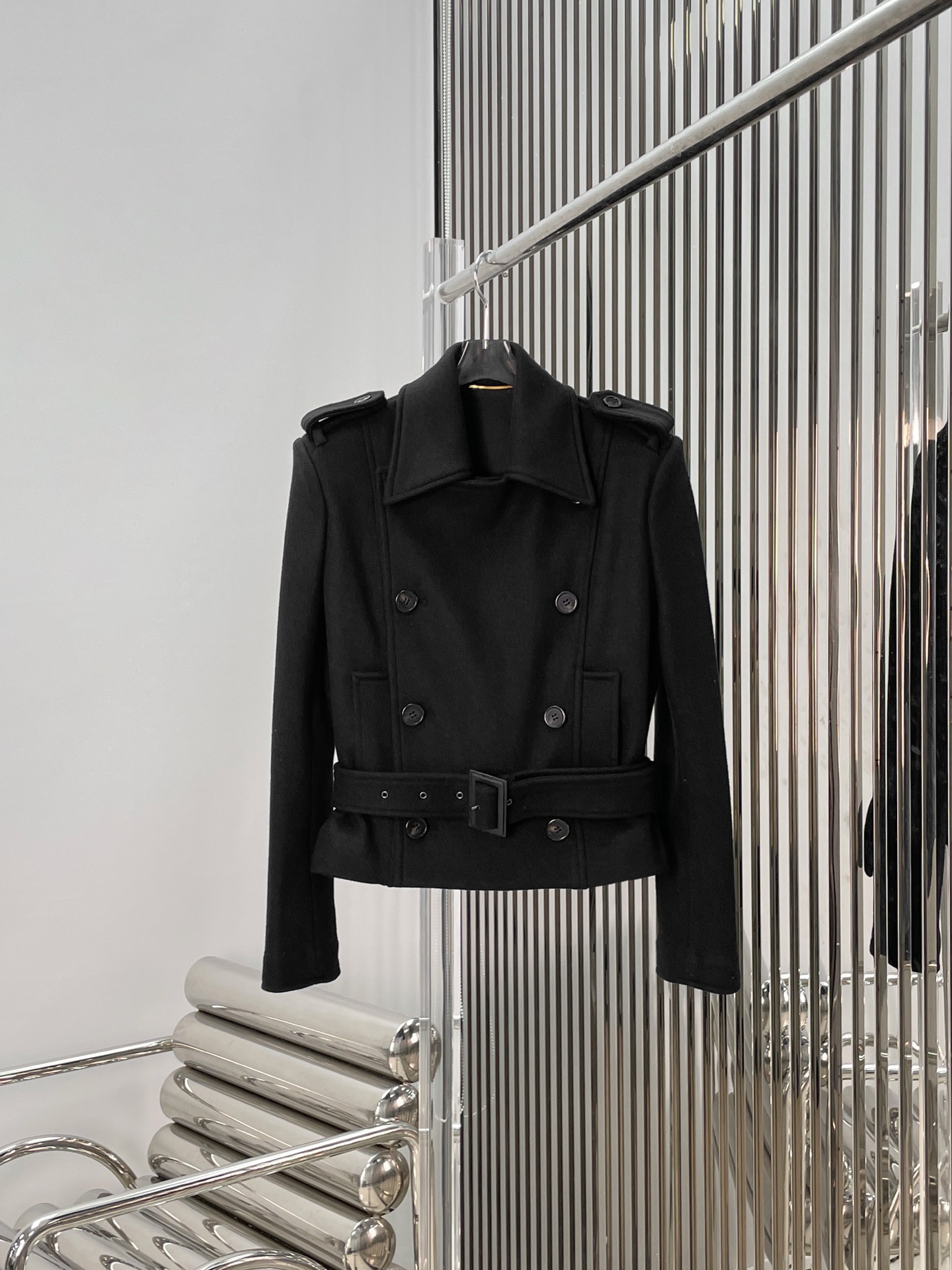 NO:708324,[Love] New style [Love]!  The latest SLP 26NEW wool flannel belted short hunting jacket. Size SML.,,loro piana,jackets & coats,19860909[爱心]新款[爱心]！最新SLP 26NEW 羊毛法兰绒腰带短款猎装外套.尺码SML.,,loro piana,jackets & coats,,Women's clothing