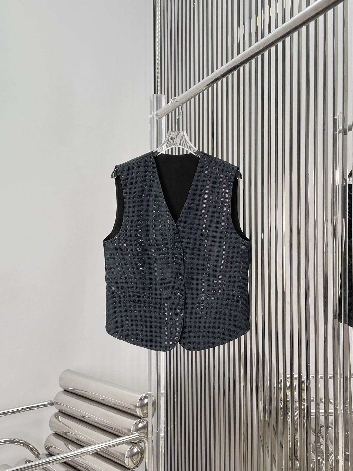 NO:708310,[Love] New style [Love]!  The latest AW 26NEW full diamond hot diamond suit vest + full diamond fake two-piece skirt pants. Size SML. Horse,,skirts,business suit,19860909[爱心]新款[爱心]！最新AW 26NEW 满钻烫钻西装马甲+满钻假两件裙裤.尺码SML.马,,skirts,business suit,,Women's clothing