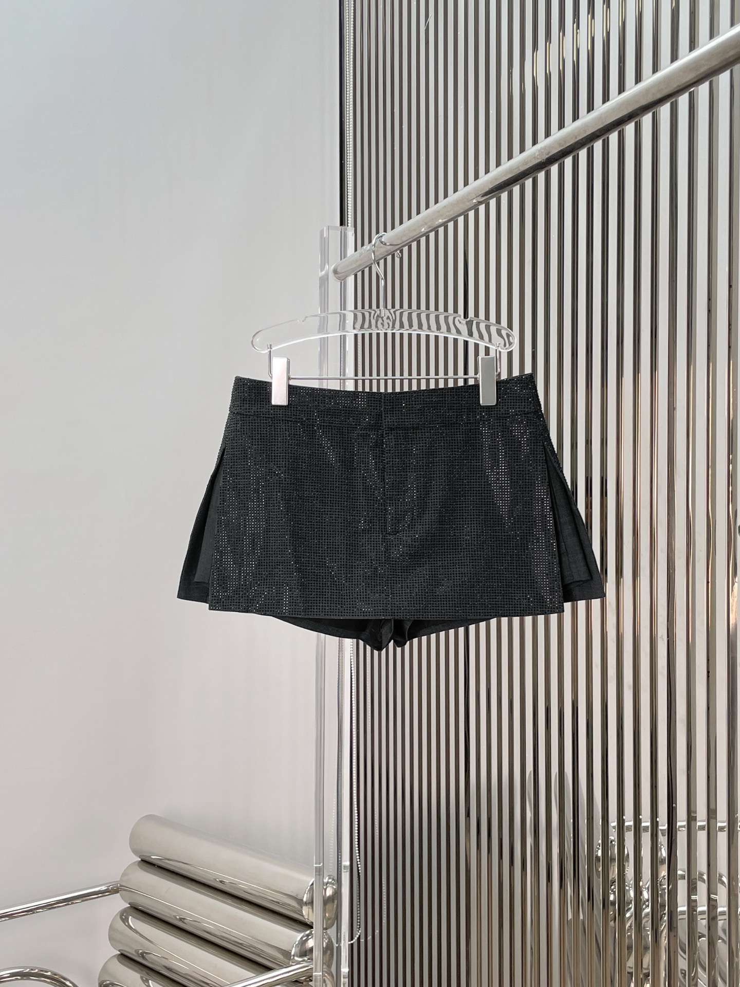 NO:708314,[Love] New style [Love]!  The latest AW 26NEW full diamond hot diamond suit vest + full diamond fake two-piece skirt pants. Size SML,,skirts,business suit,19860909[爱心]新款[爱心]！最新AW 26NEW 满钻烫钻西装马甲+满钻假两件裙裤.尺码SML,,skirts,business suit,,Women's clothing