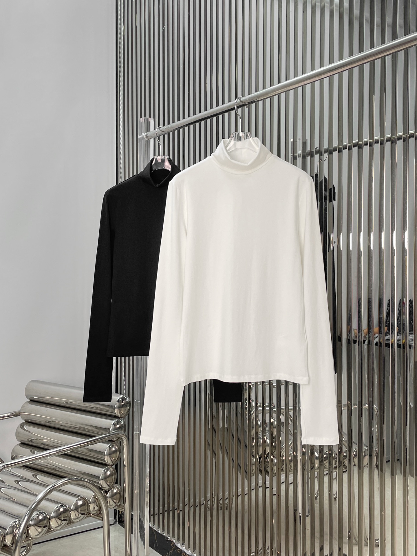 NO:709284,[Love] New style [Love]!  The latest CE 26NEW Arc de Triomphe cuffs embroidered logo long-sleeved turtleneck stretch bottoming shirt. Color white, black. Size SML.,,19860909[爱心]新款[爱心]！最新CE 26NEW 凯旋门袖口刺绣logo长袖高领弹力打底衫.颜色白色、黑色.尺码SML.,,,Women's clothing
