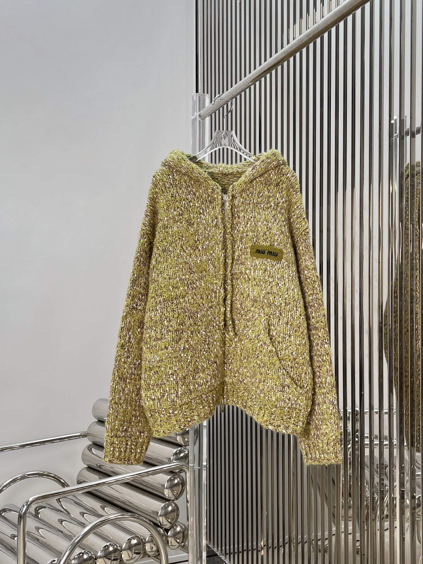 NO:709264,[Love] New style [Love]!  The latest MIU 26NEW caramel macchiato blended wool collar knitted cardigan. Size SML.,,miumiu,19860909[爱心]新款[爱心]！最新MIU 26NEW 焦糖玛奇朵混纱毛领针织开衫.尺码SML.,,miumiu,,Women's clothing