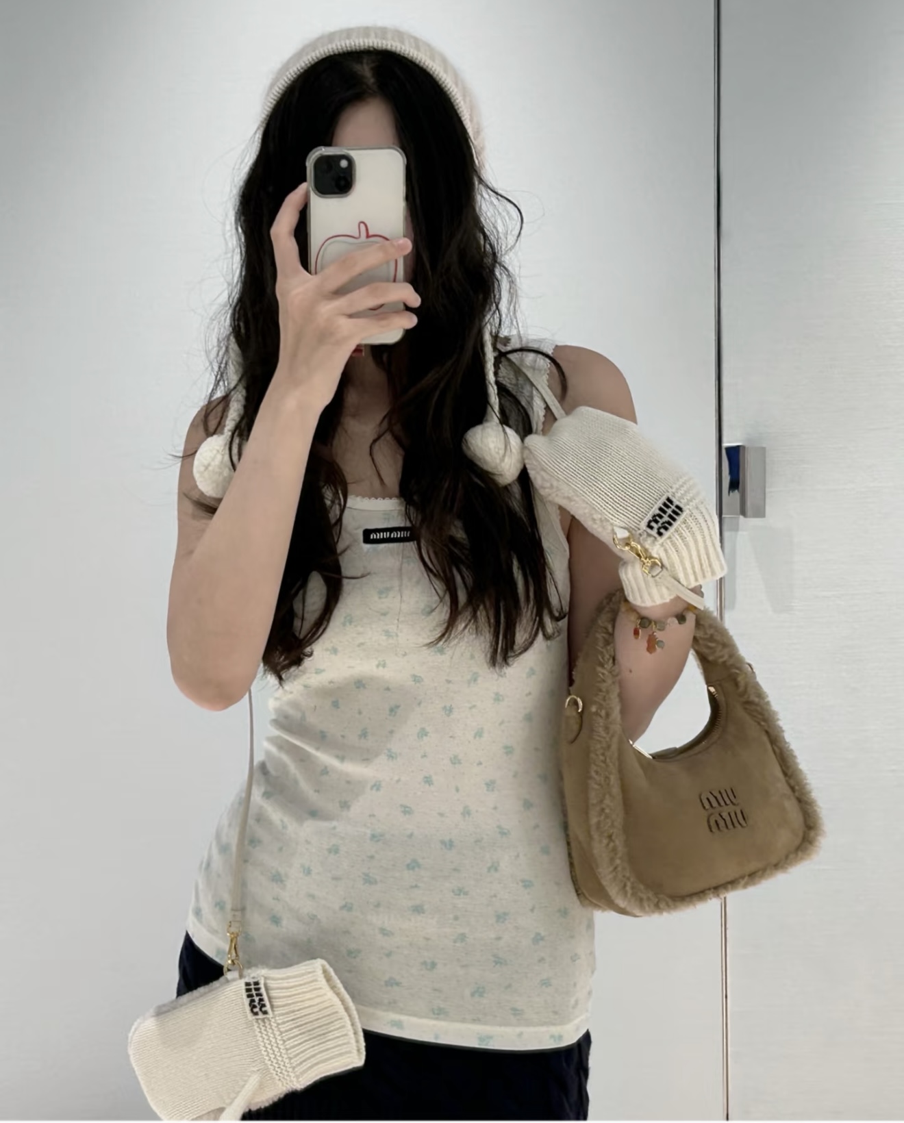 NO:709664,[Vest. T-shirt. Love] New style [Love]!  The latest MIU 26NEW blue floral print vest + short-sleeved T-shirt. Size SML.,,miumiu,T-shirt,tees,t-shirt,19860909[背心.T恤.爱心]新款[爱心]！最新MIU 26NEW 蓝色碎花印花背心+短袖T恤.尺码SML.,,miumiu,T-shirt,tees，t-shirt,,Women's clothing